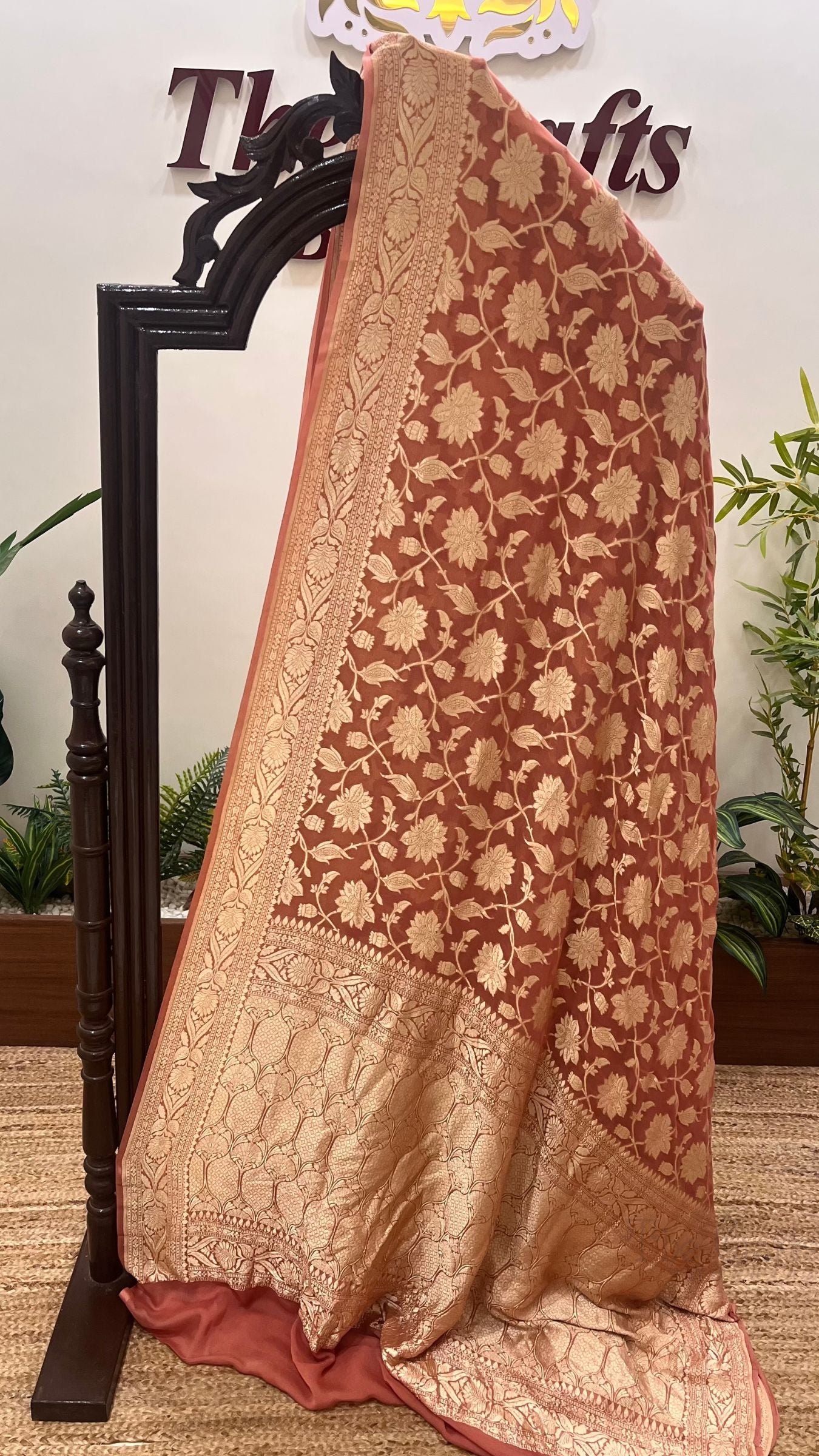 Khaddi Georgette Handloom Banarasi Saree - Water Zari