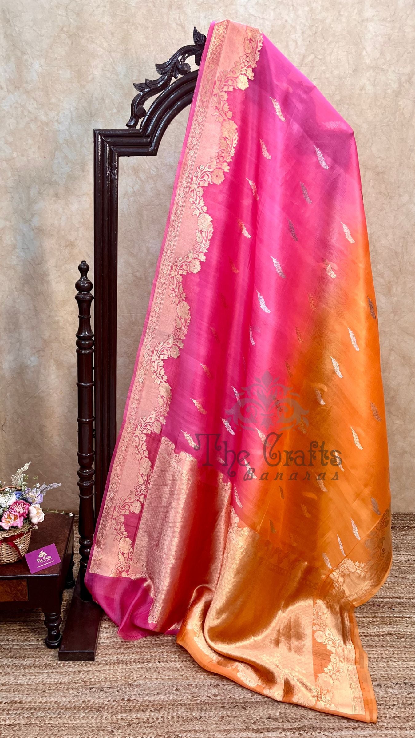 Pure Kora Silk Handloom Banarasi Saree - With Kadhua motifs