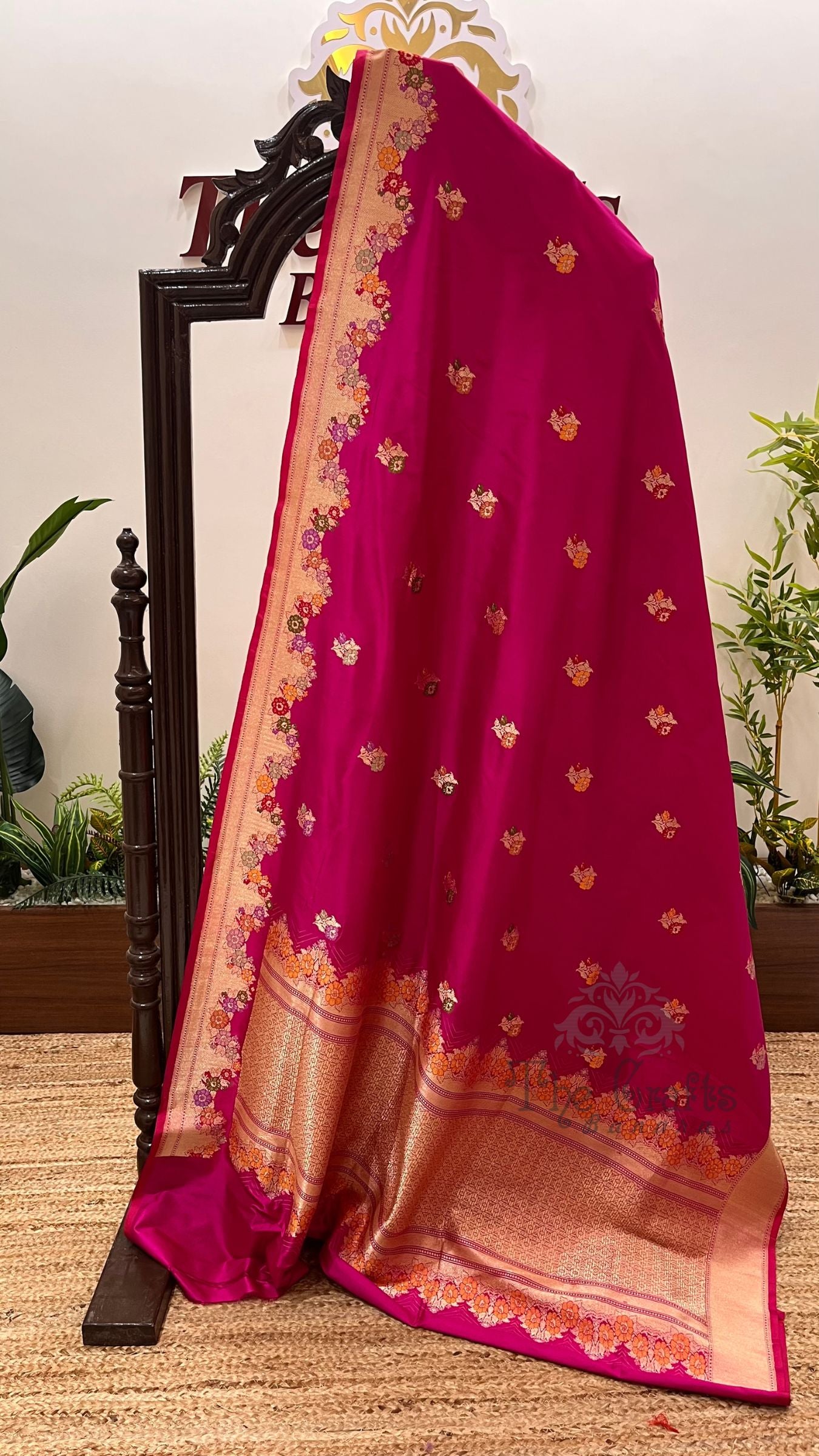 Pure Katan Silk Handloom Banarasi Saree - with kadhua meenakari motifs