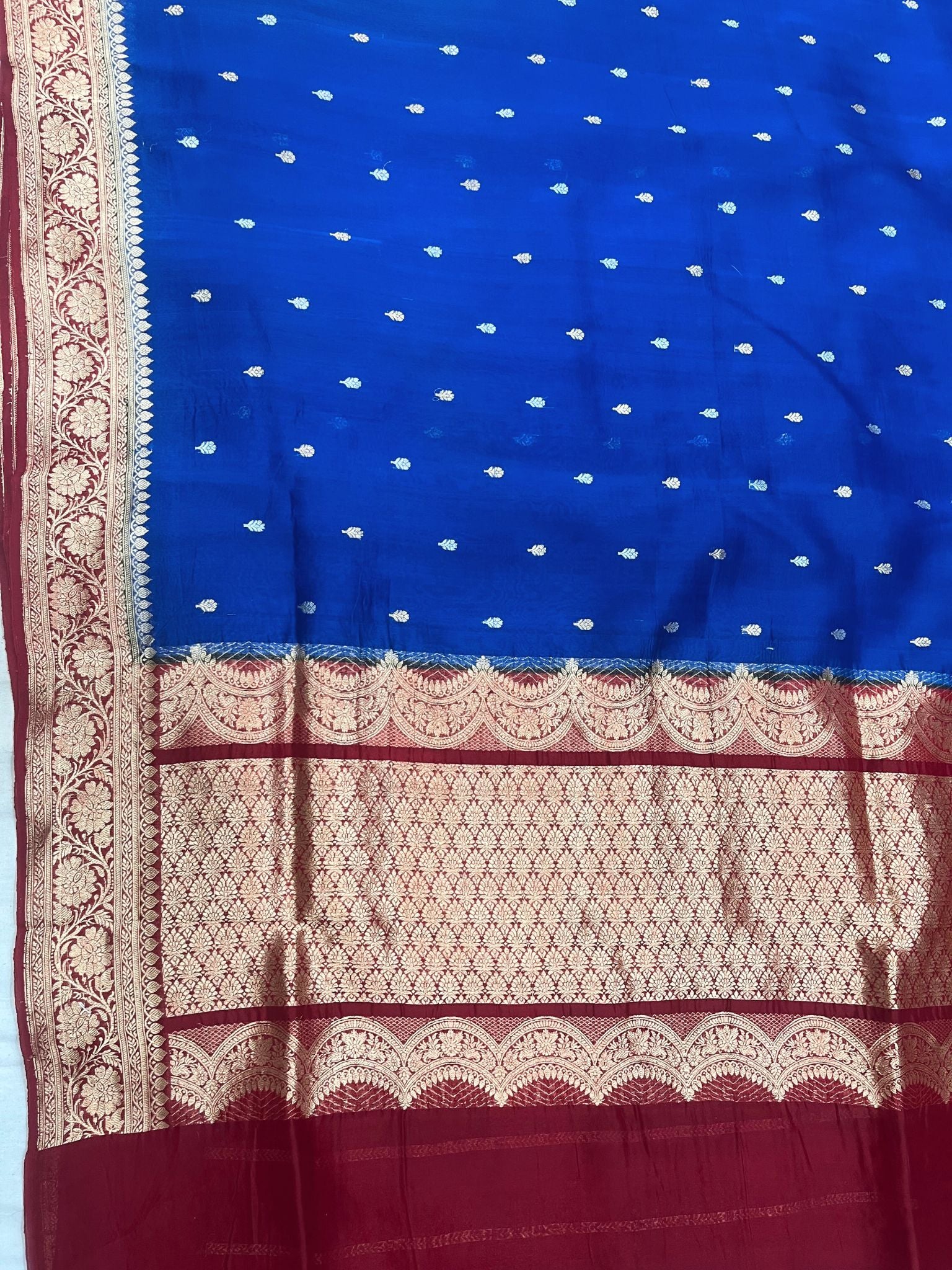Pure Kora Silk Handloom Banarasi Saree - With Kadhua motifs