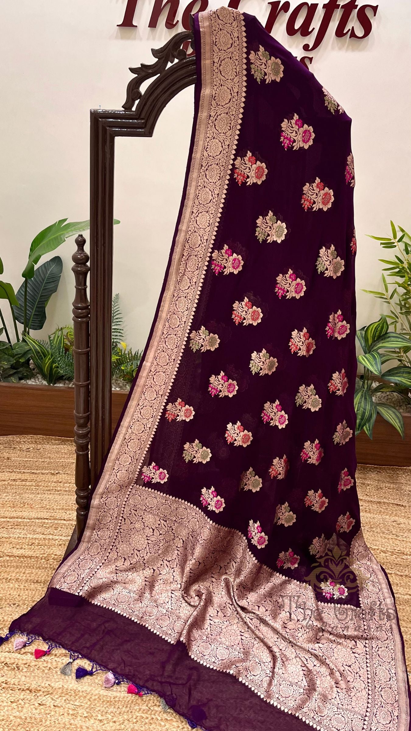 Khaddi Georgette Handloom Banarasi Saree - Jaal with Meenakari