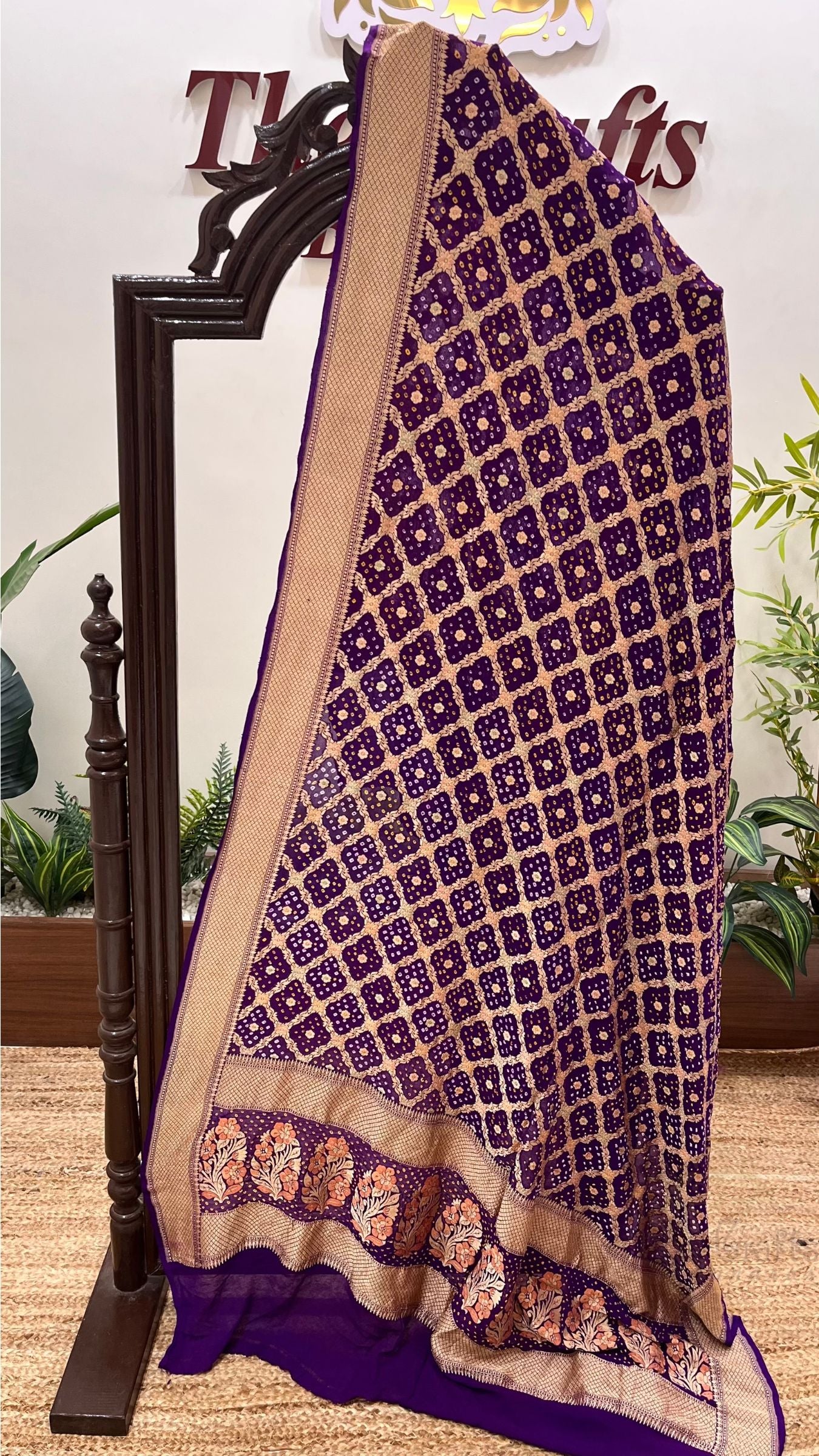 Khaddi Georgette Banarasi Handloom Bandhej Dupatta