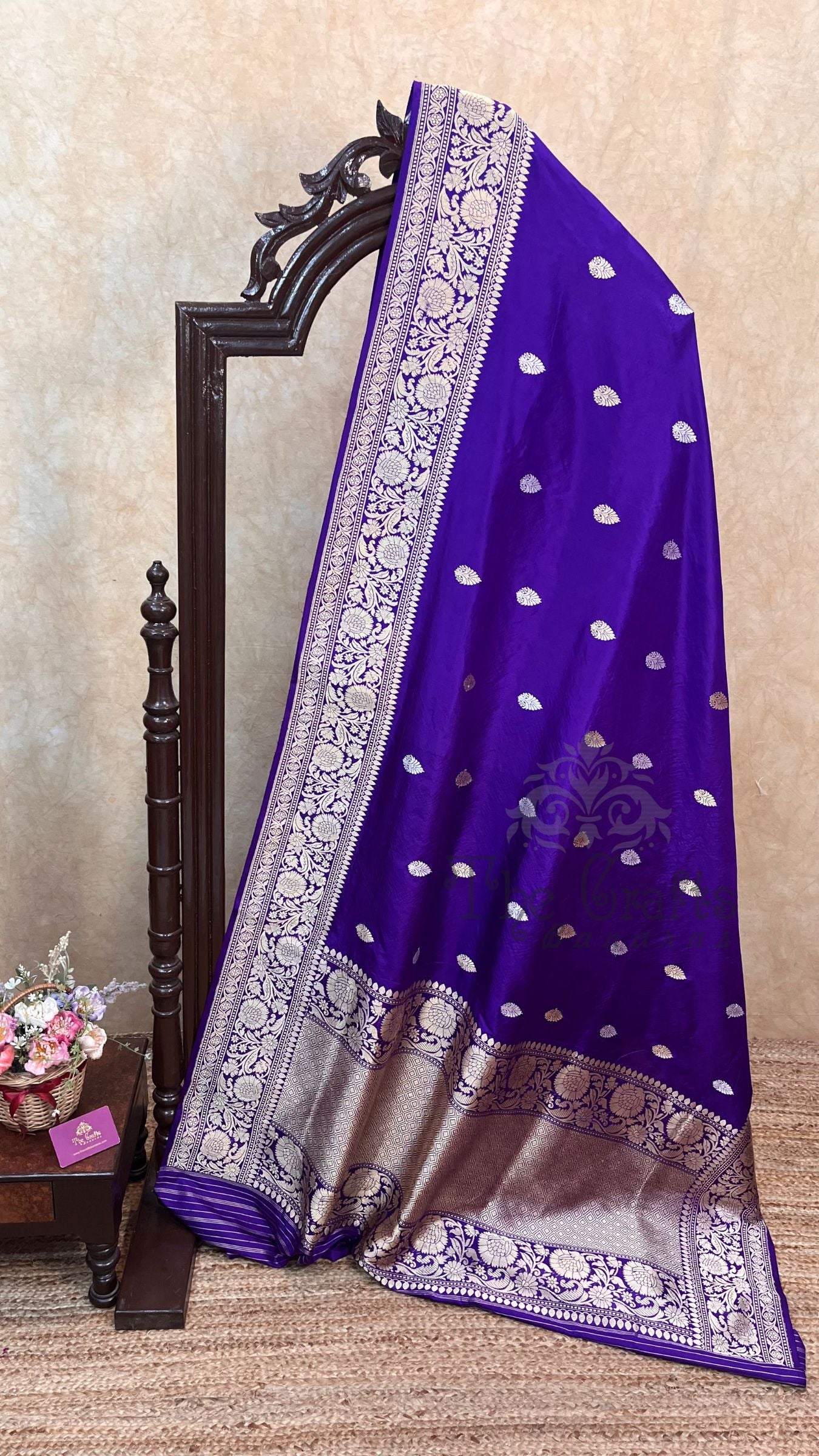 Pure Katan Silk Handloom Banarasi Saree - with sona rupa kadhua motifs