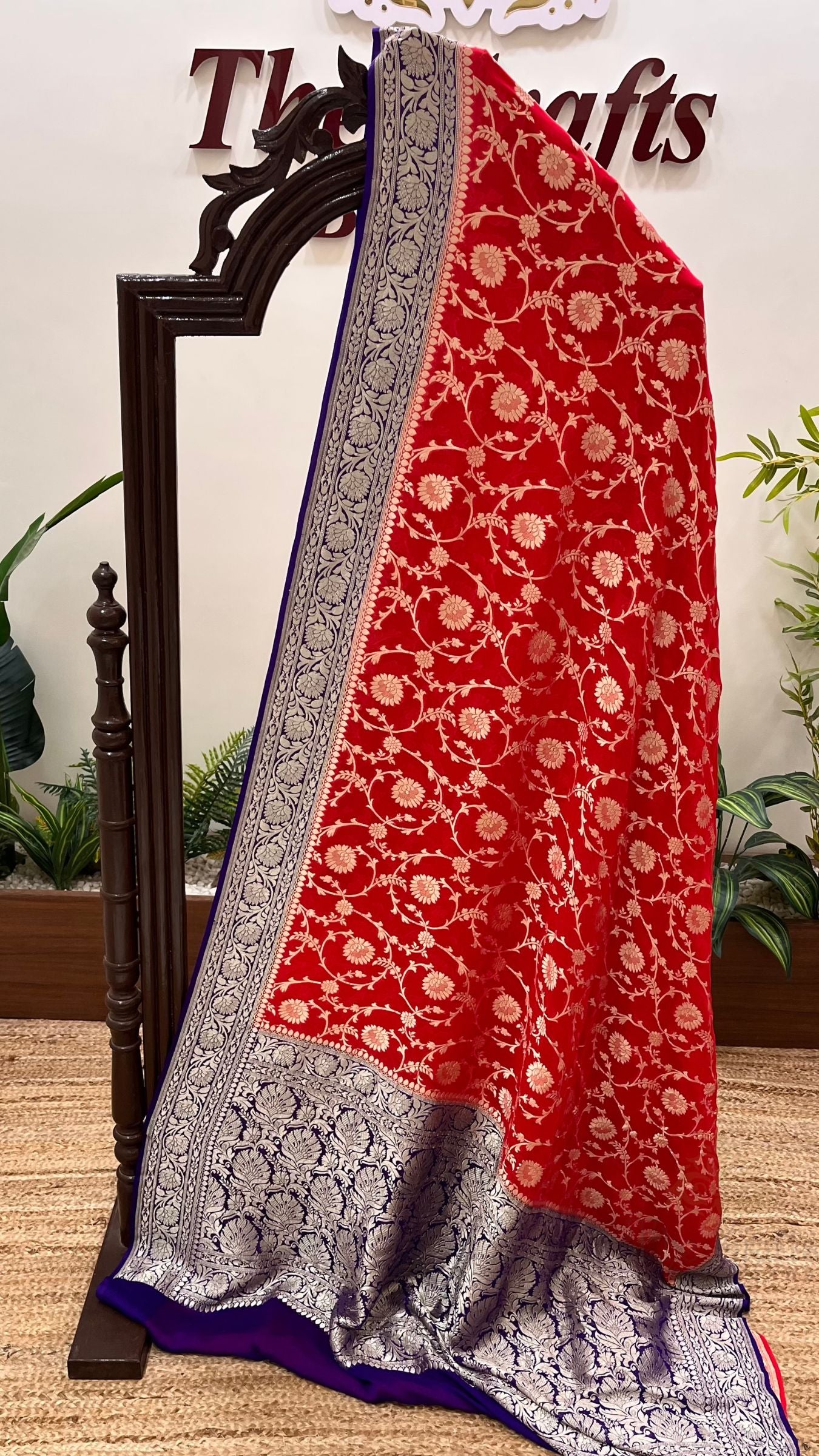 Khaddi Georgette Handloom Banarasi Saree - Water Zari