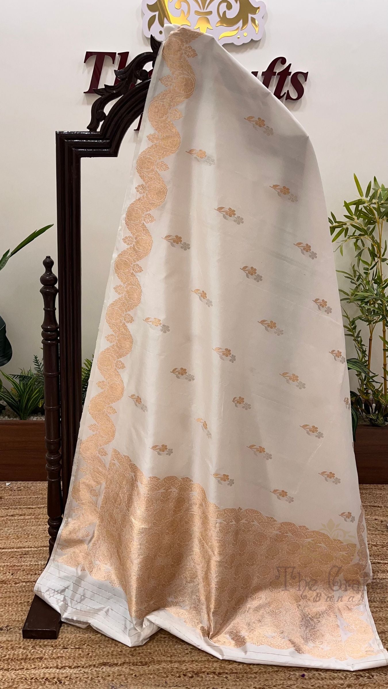 Pure Mango Silk Handloom Banarasi Saree - With Sona Roopa Motifs