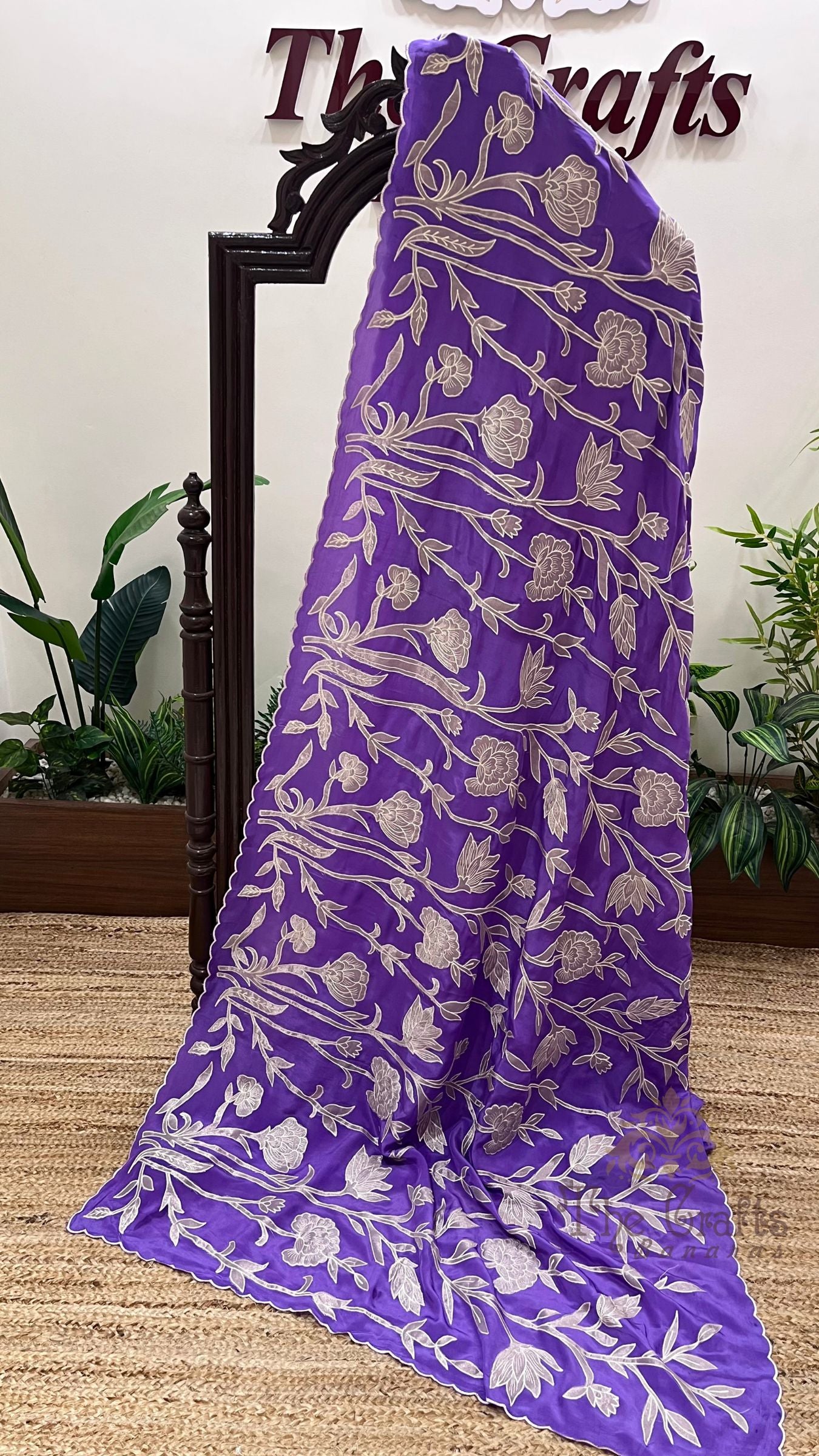 Pure Crepe Silk Banarasi Saree - Floral Appliqué Work