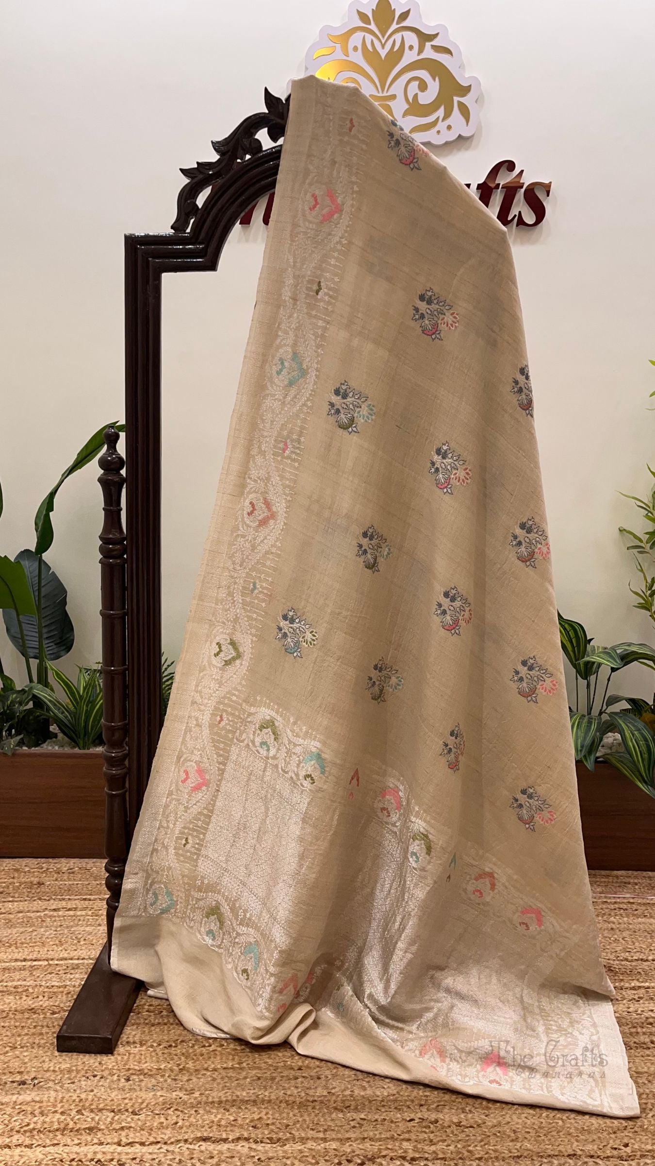 Tussar Georgette Handloom Banarasi Saree - Meenakari