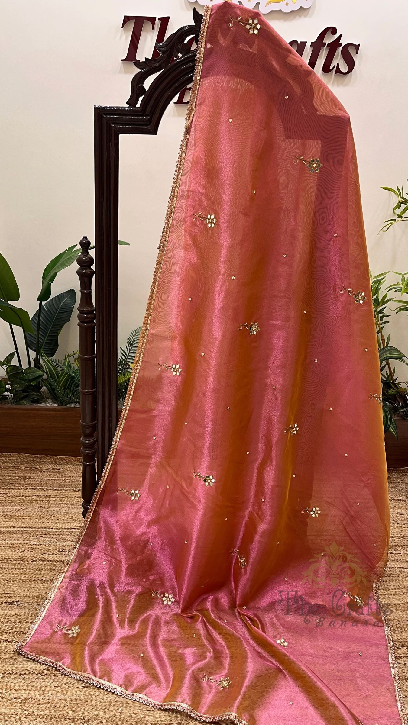 Pure Tissue Silk Handloom Banarasi Saree - Handwork