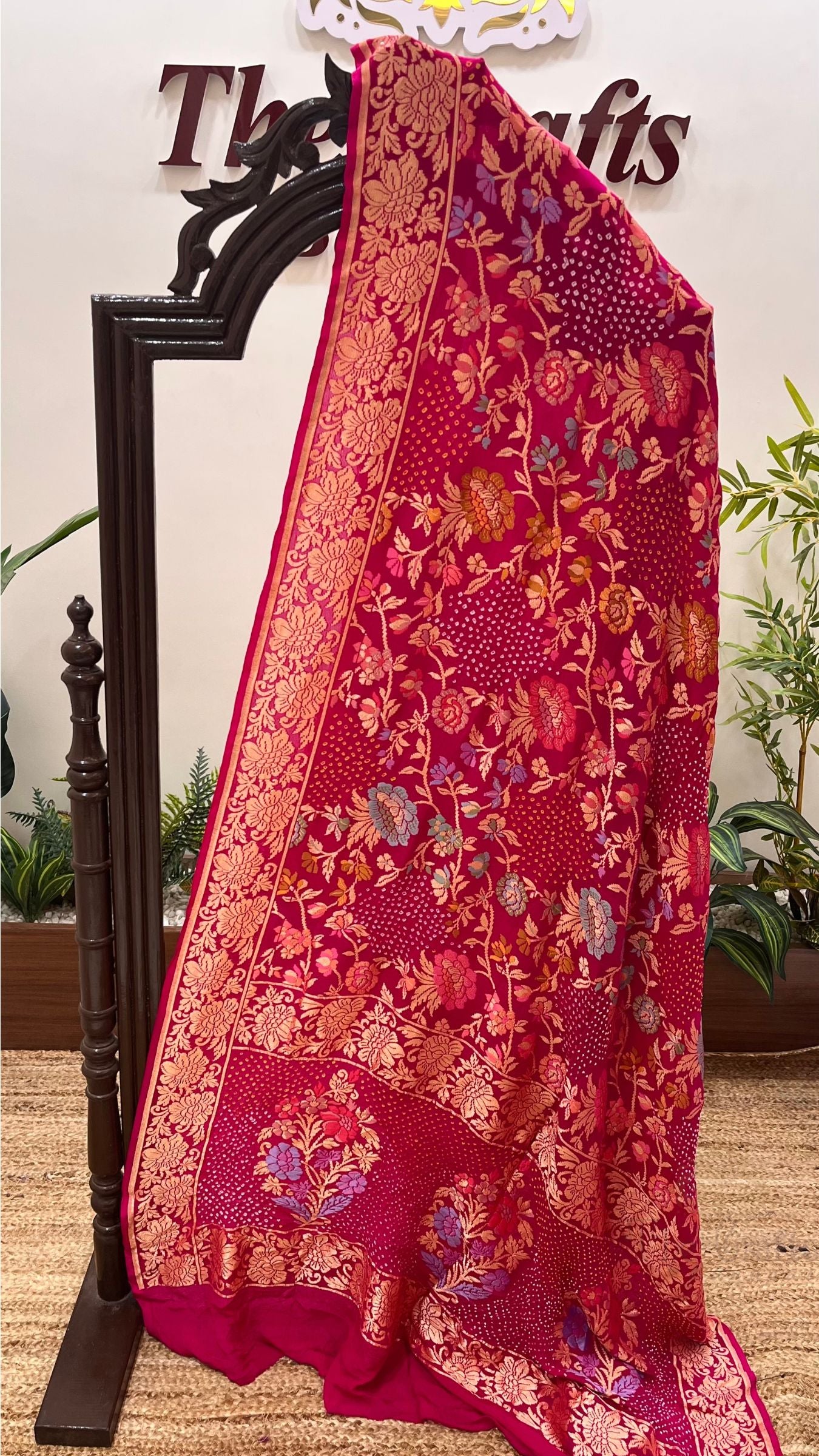 Khaddi Georgette Banarasi Handloom Bandhej Dupatta