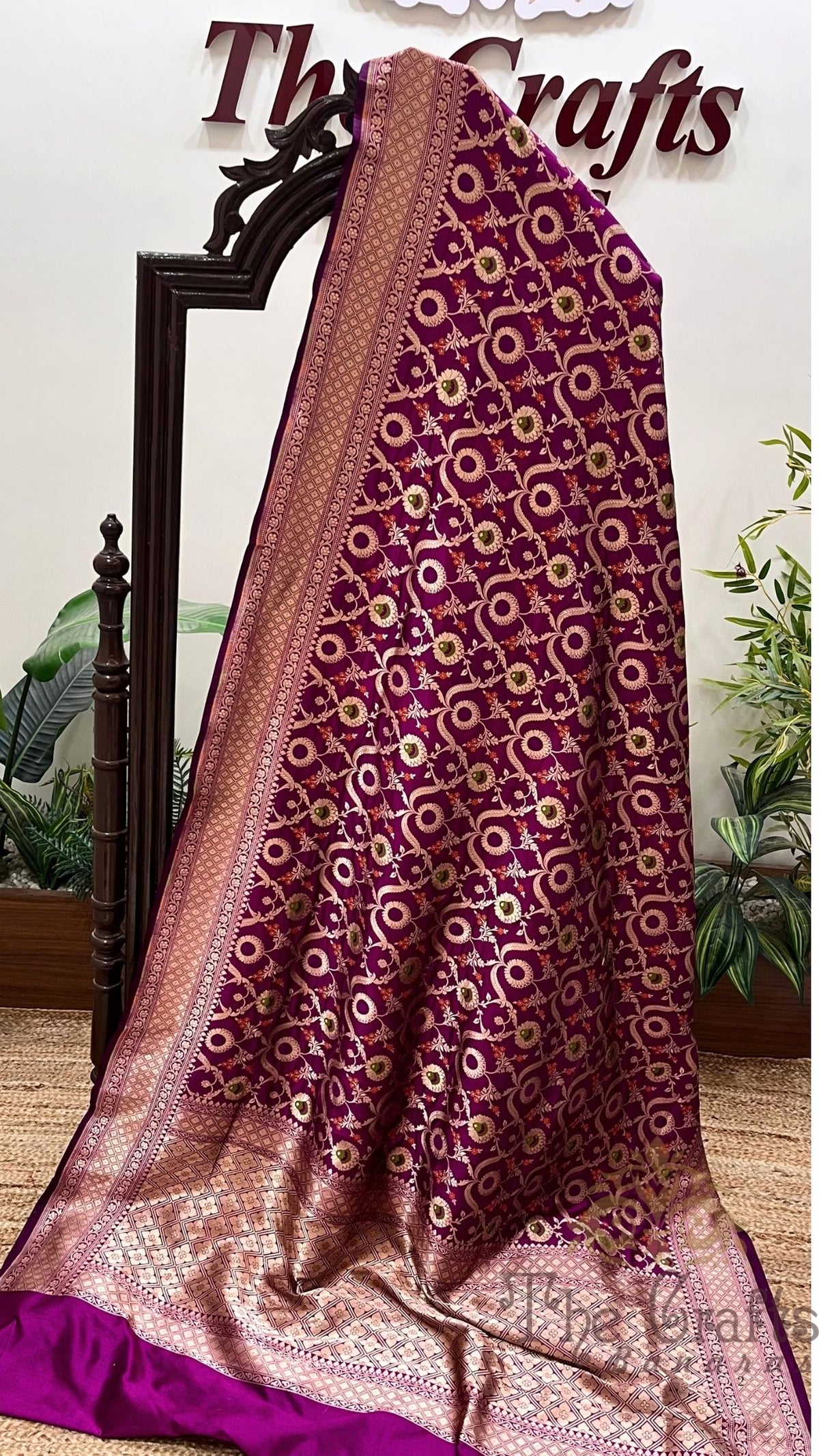 Pure Katan Silk Handloom Banarasi Saree - Jaal Work with Meenakari