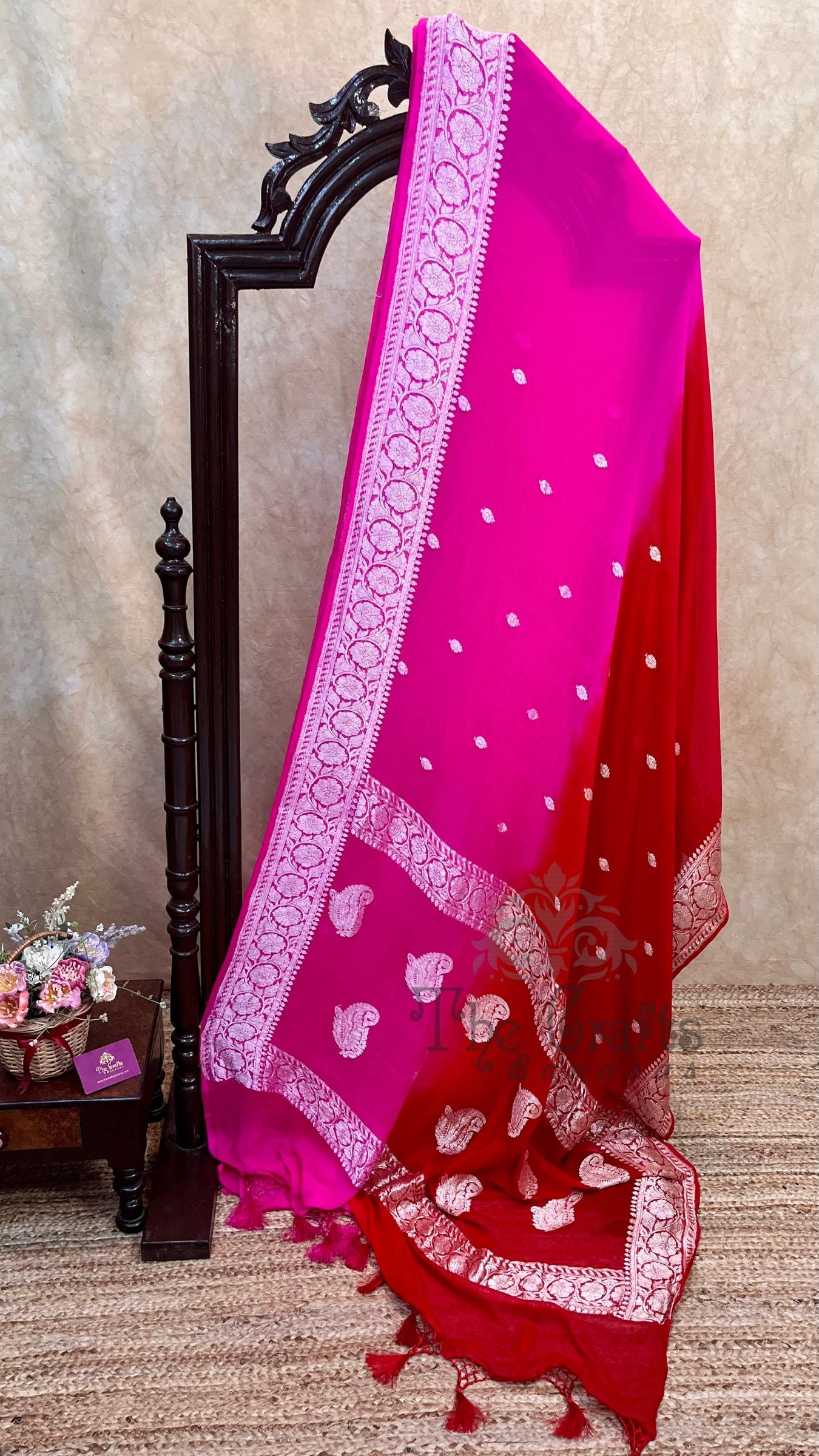 Pure Handloom Georgette Banarasi Saree - Silver Zari
