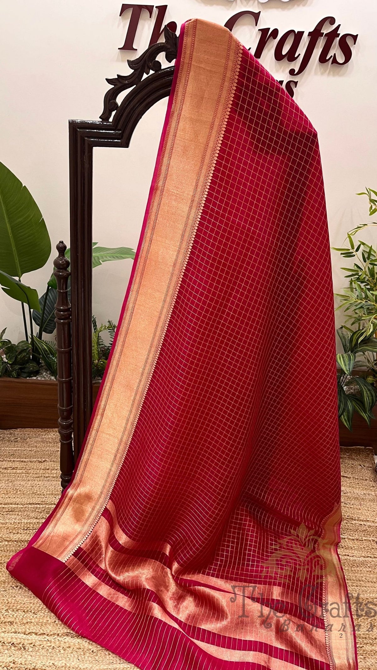 Pure Kora Silk Handloom Banarasi Saree - With Kadhua motifs