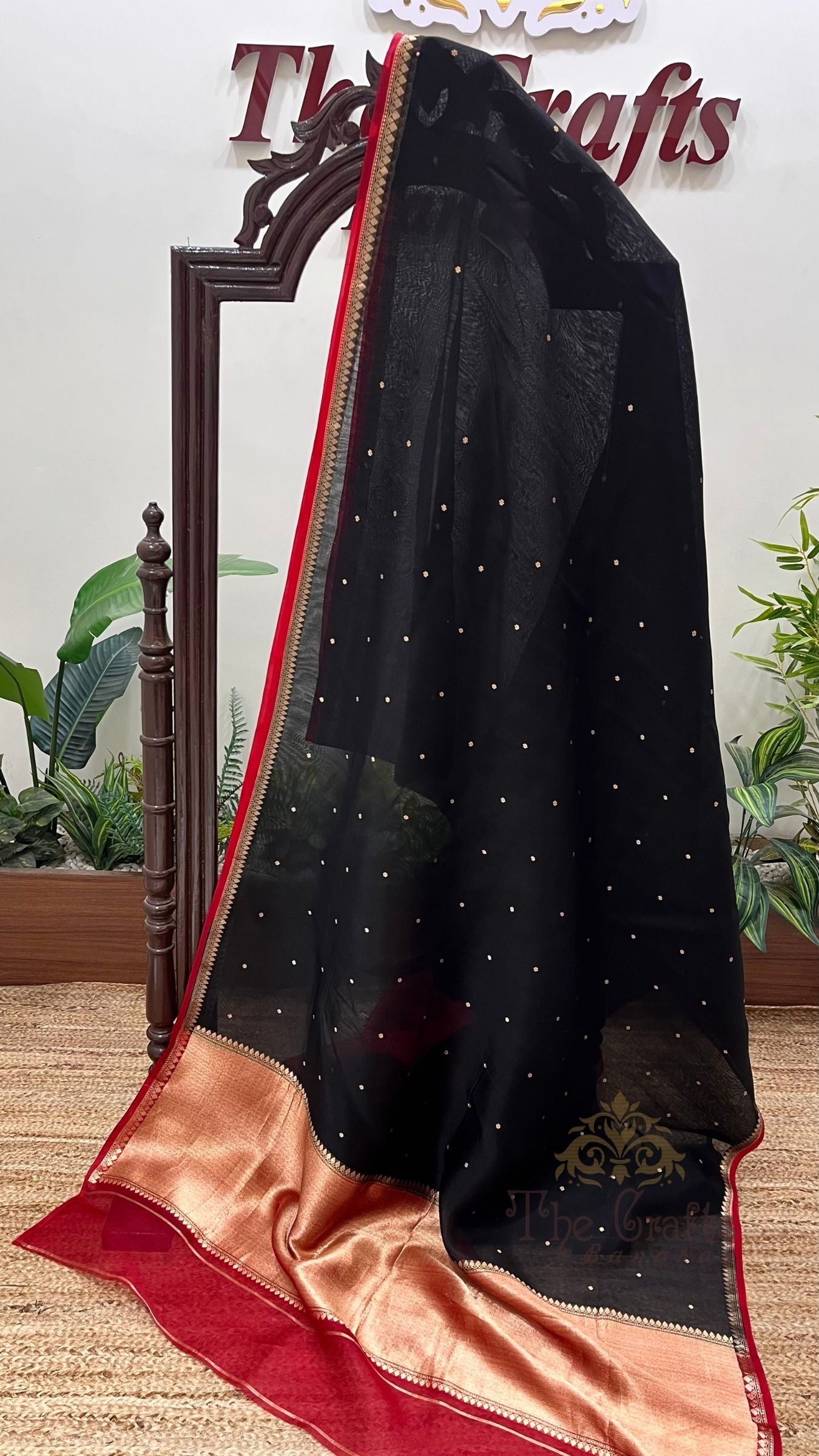 Pure Kora Organza Handloom Banarasi Saree - Sona Zari Daisy Bootis
