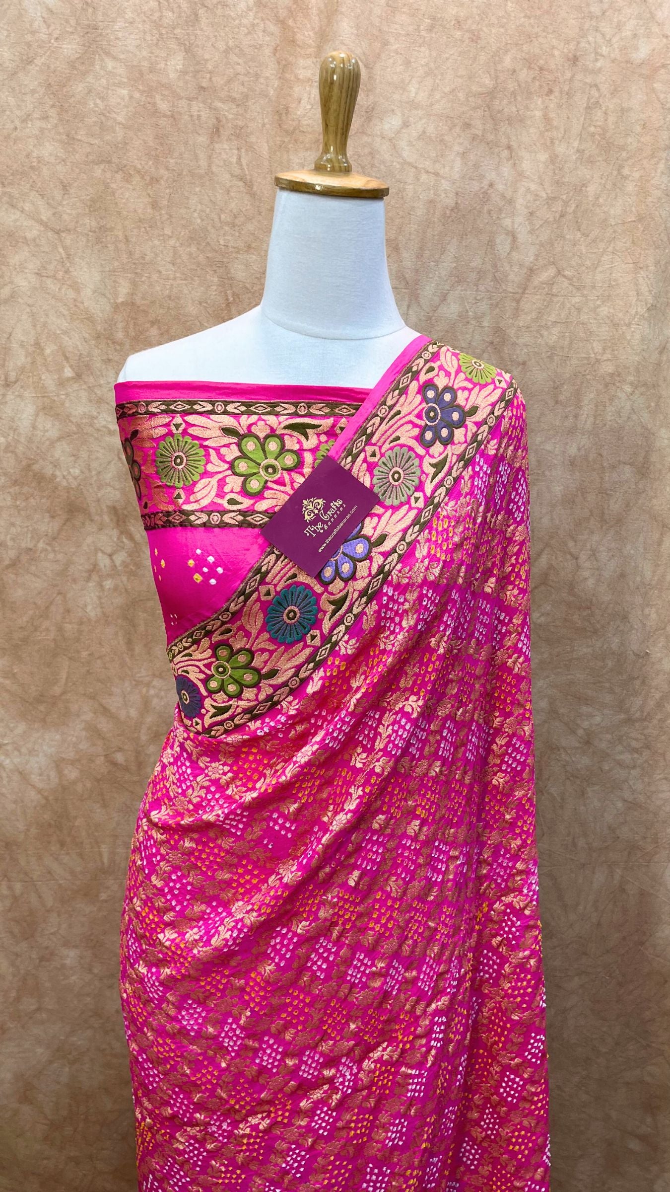 Pure Georgette Banarasi Handloom Bandhej Saree-With Meenakari Work