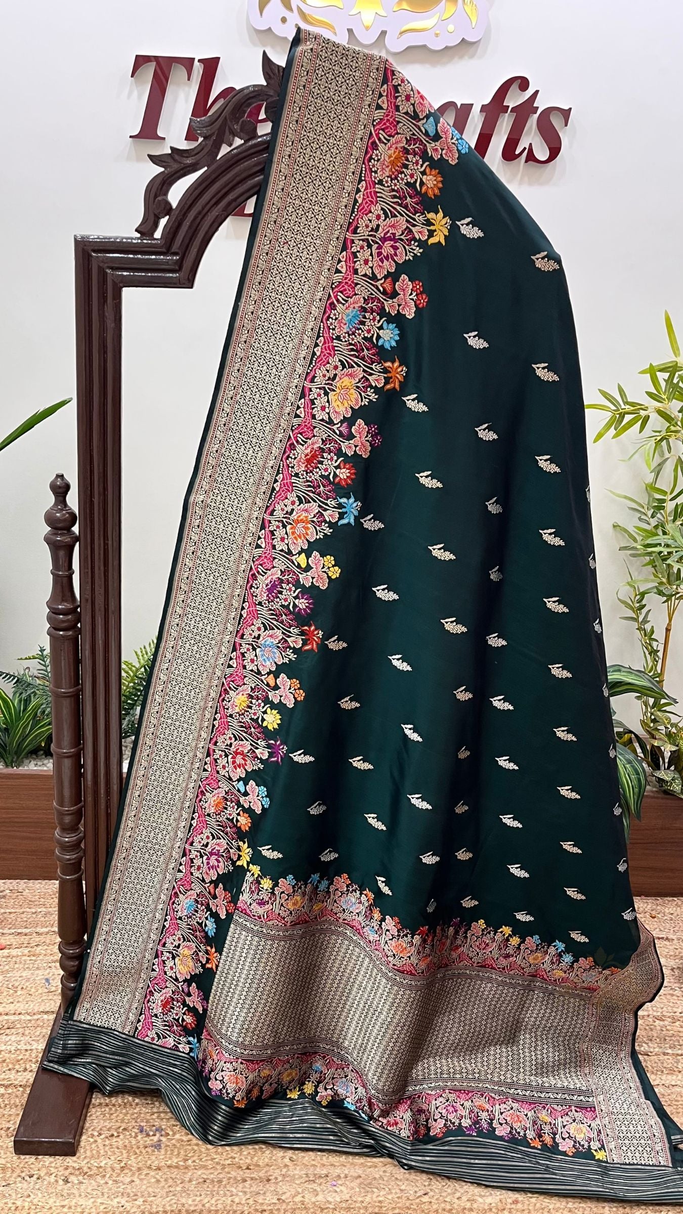 Pure Katan Silk Handloom Banarasi Saree - with kadhua meenakari motifs