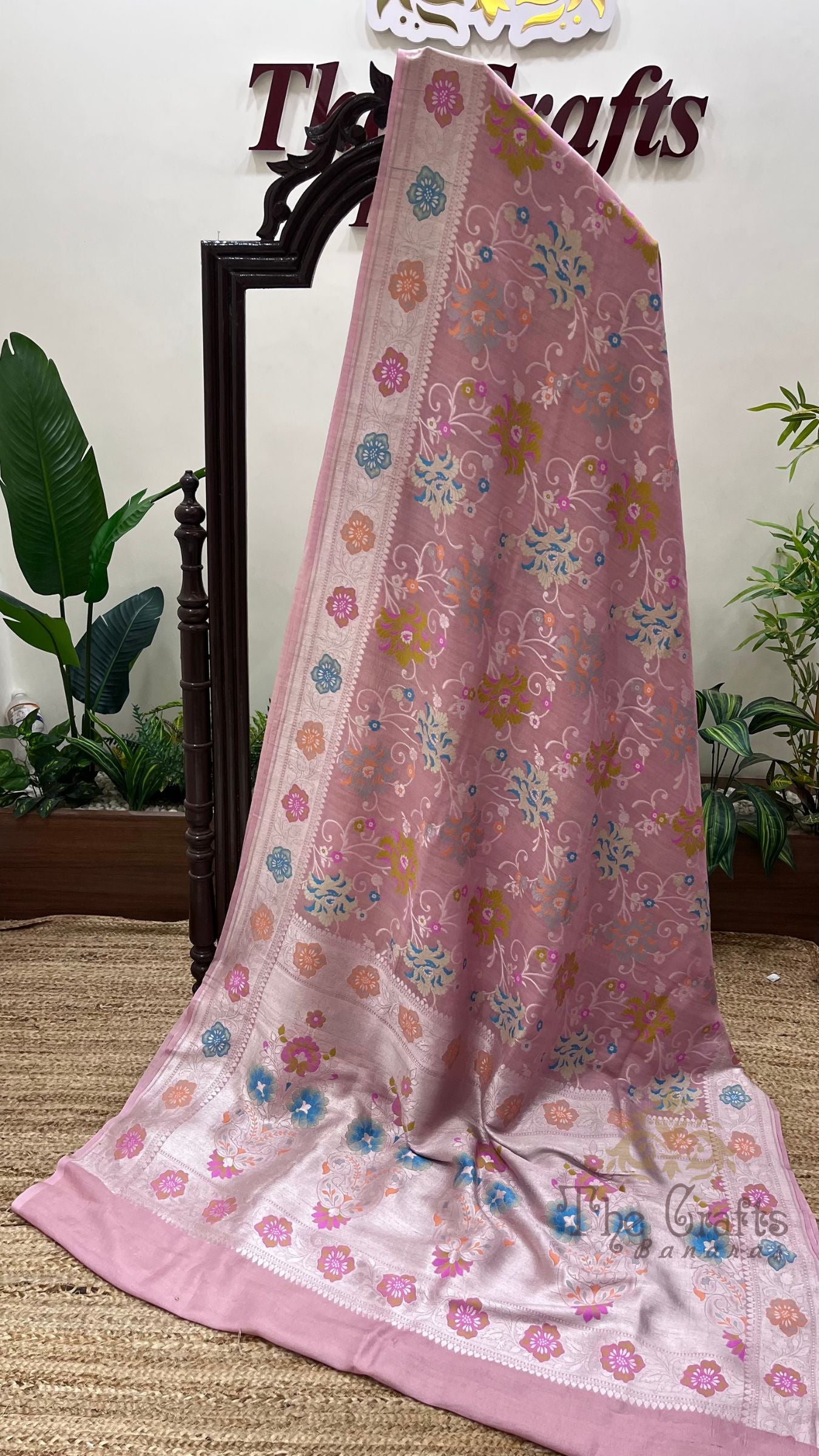 Tussar Georgette Handloom Banarasi Saree - Meenakari