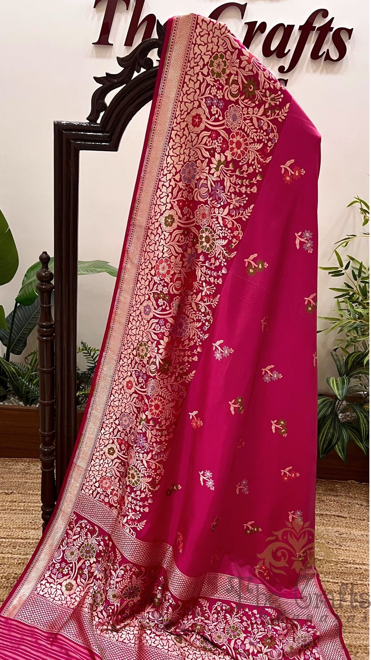 Pure Ektara Katan Silk Handloom Banarasi Saree - with kadhua meenakari motifs