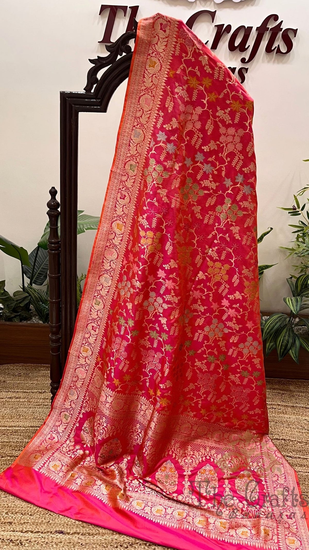 Pure Katan Silk Handloom Banarasi Saree - Jaal Work with Meenakari