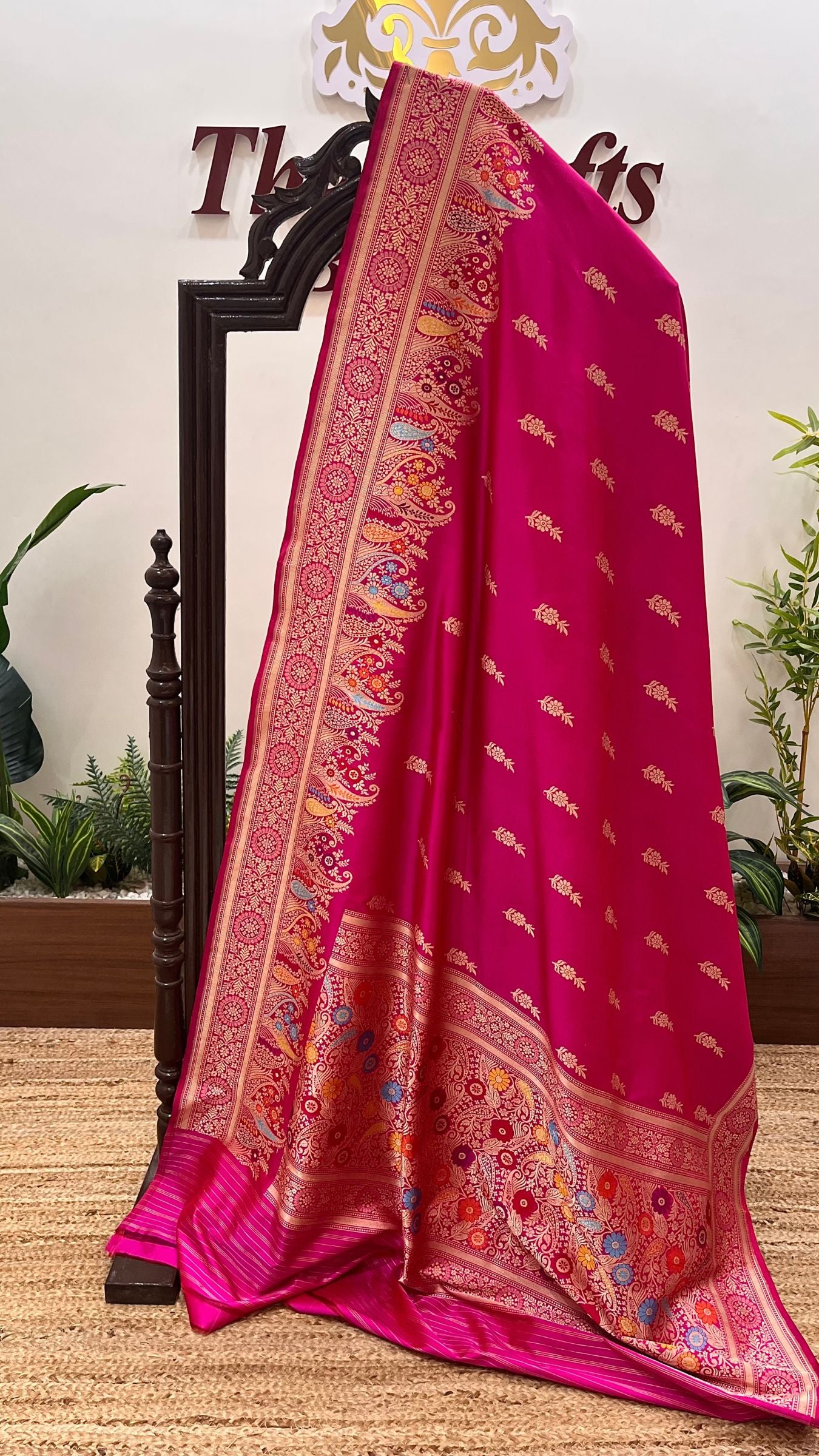 Pure Katan Silk Handloom Banarasi Saree - with kadhua meenakari motifs