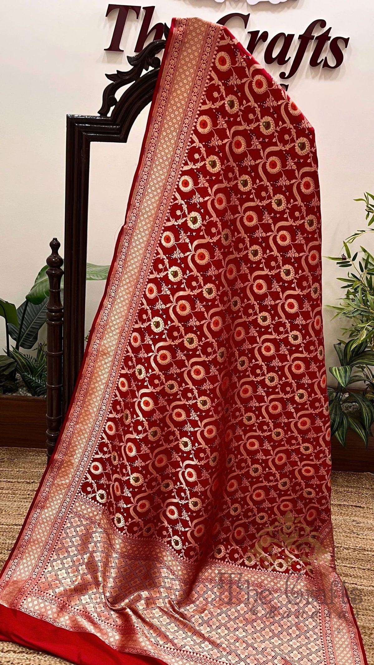 Pure Katan Silk Handloom Banarasi Saree - Jaal Work with Meenakari