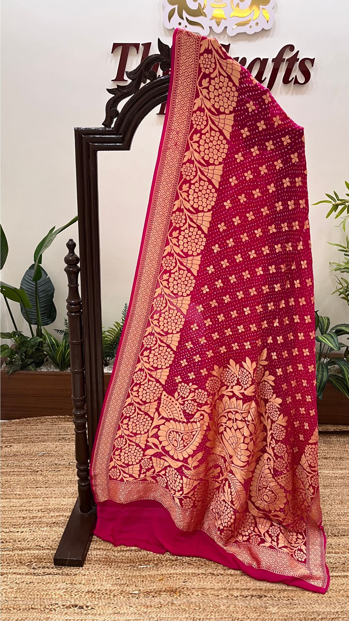 Khaddi Georgette Banarasi Handloom Bandhej Dupatta
