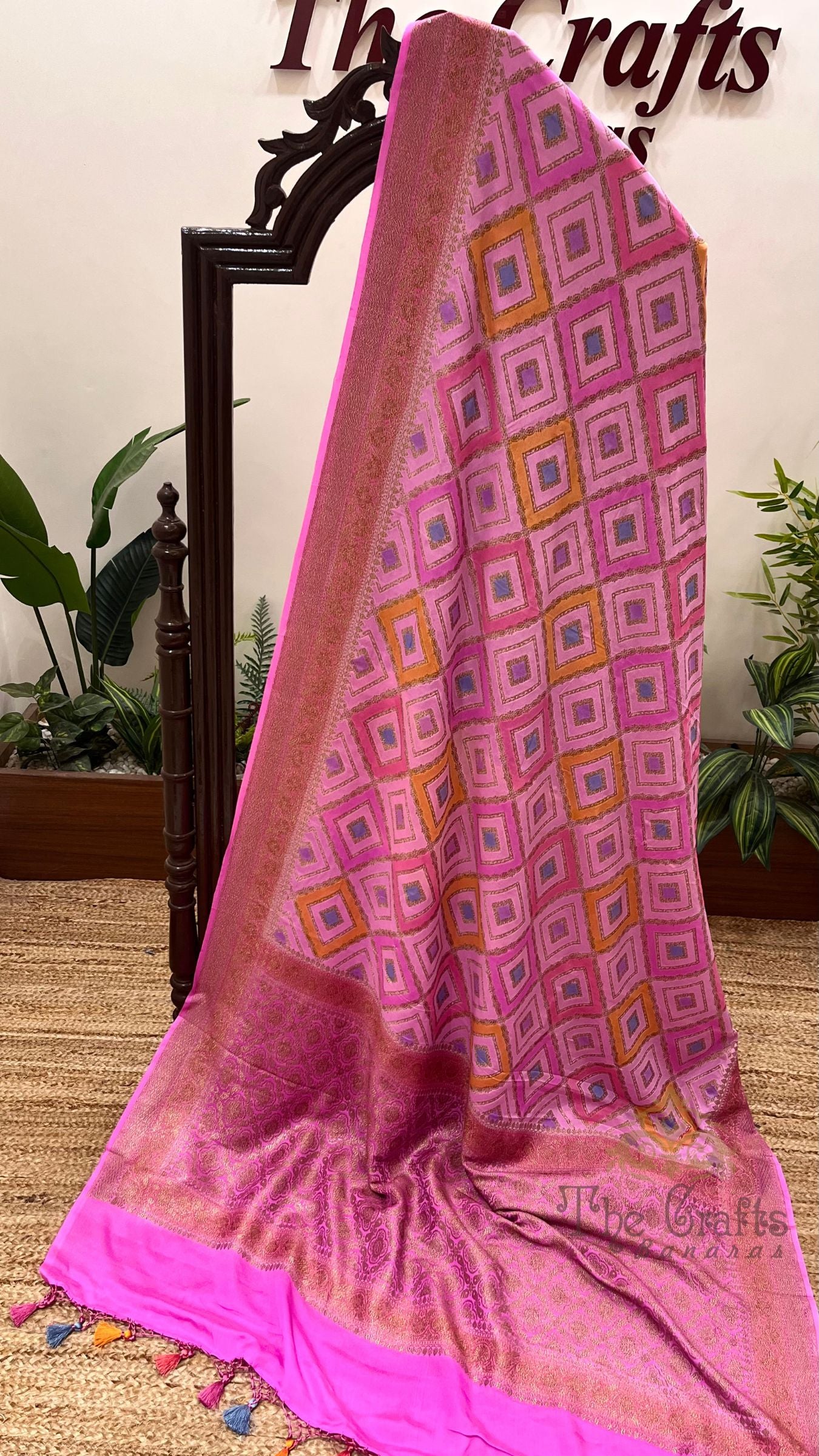 Pure Crepe Georgette Banarasi Saree - Antique Zari