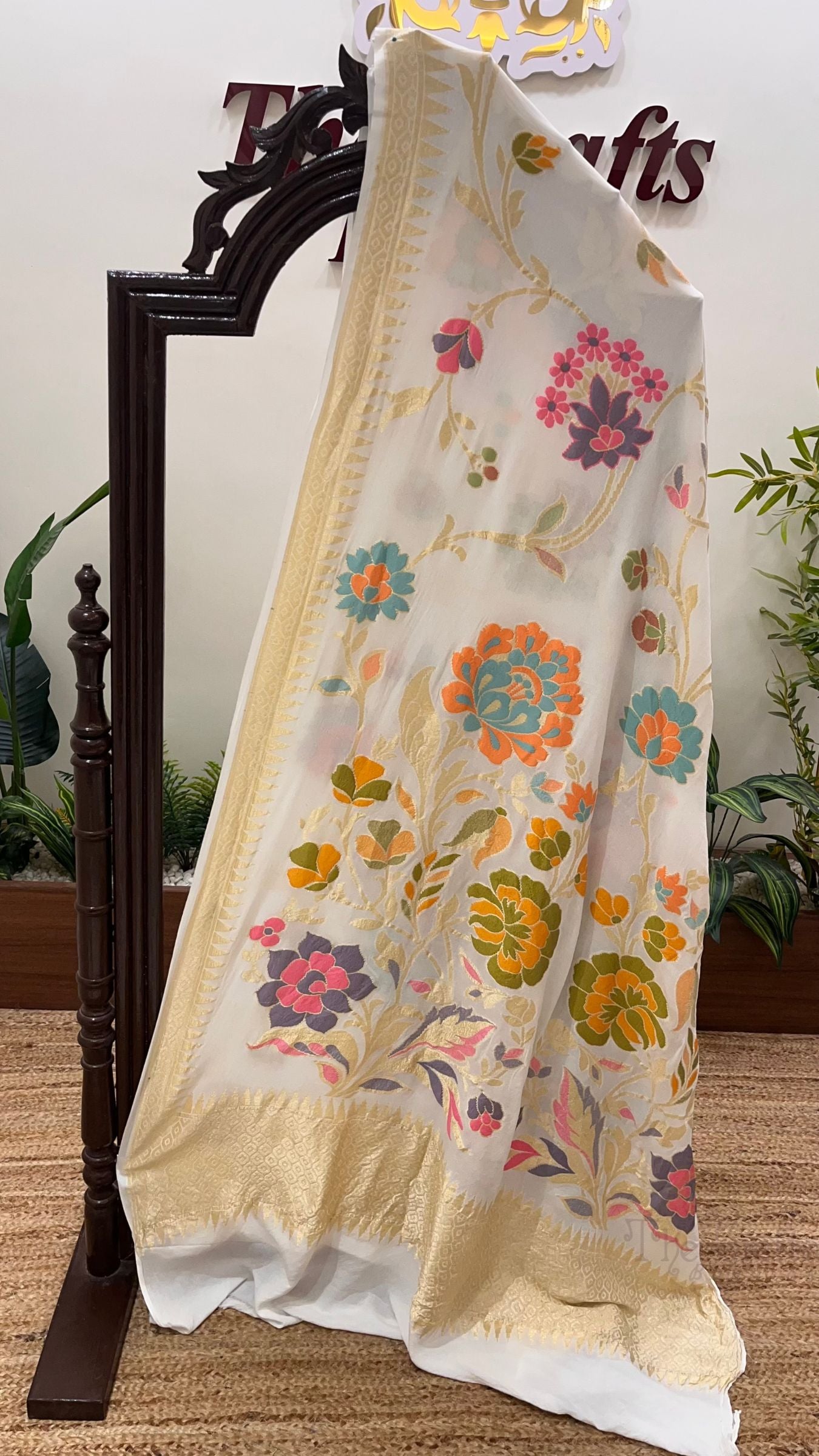 Khaddi Georgette Handloom Banarasi Saree - Jaal with Meenakari