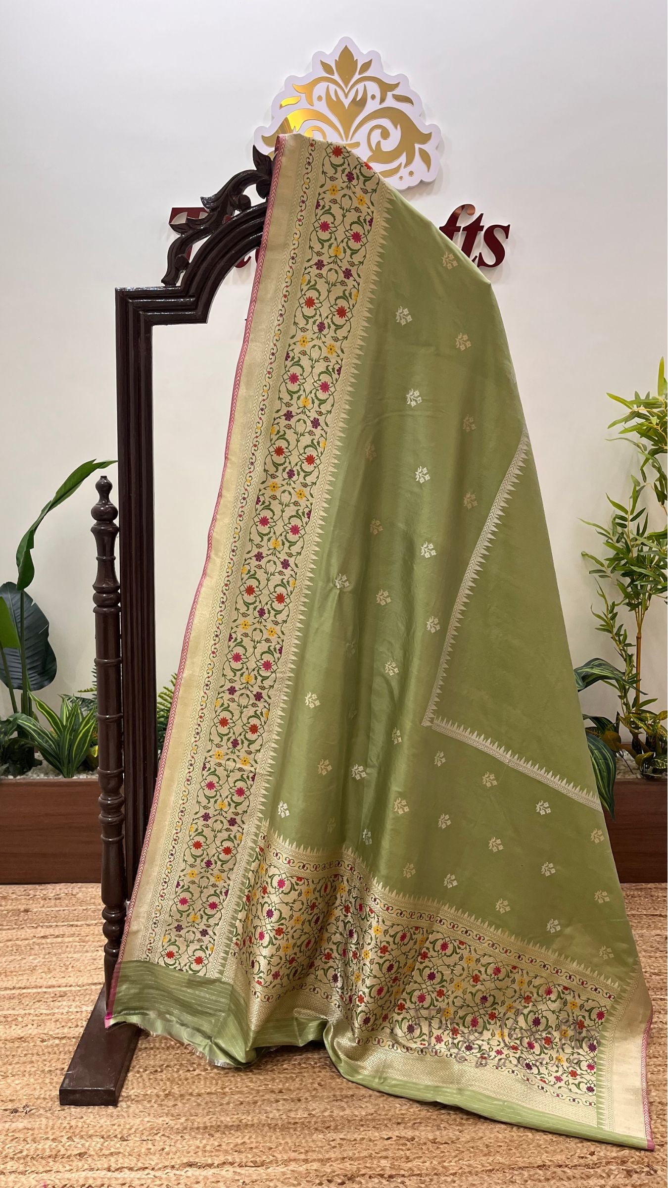 Pure Katan Silk Handloom Banarasi Saree - With kadhua Sona Roopa  Motifs