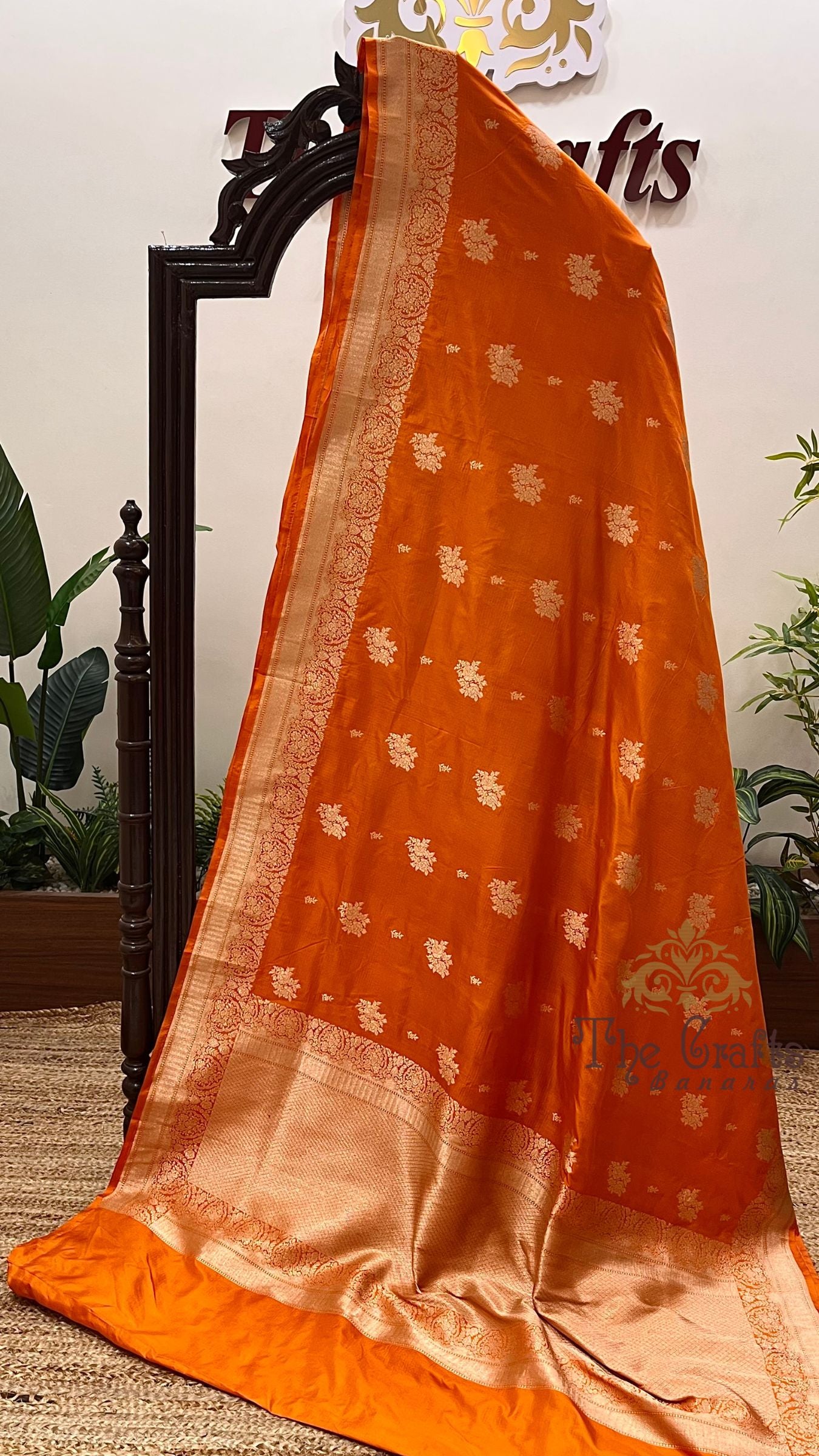 Pure Katan Silk Handloom Banarasi Saree - Jaal Work