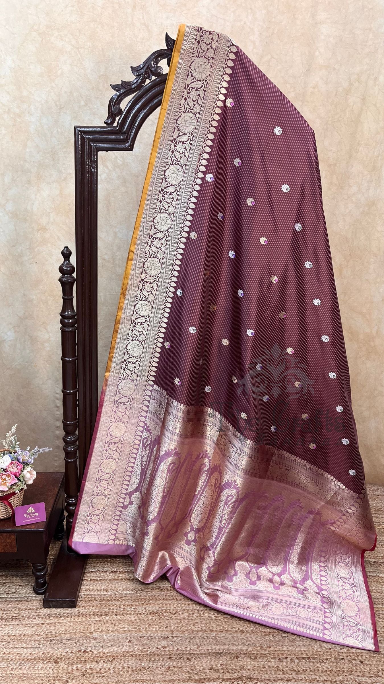 Pure Katan Silk Handloom Banarasi Saree - with kadhua motifs