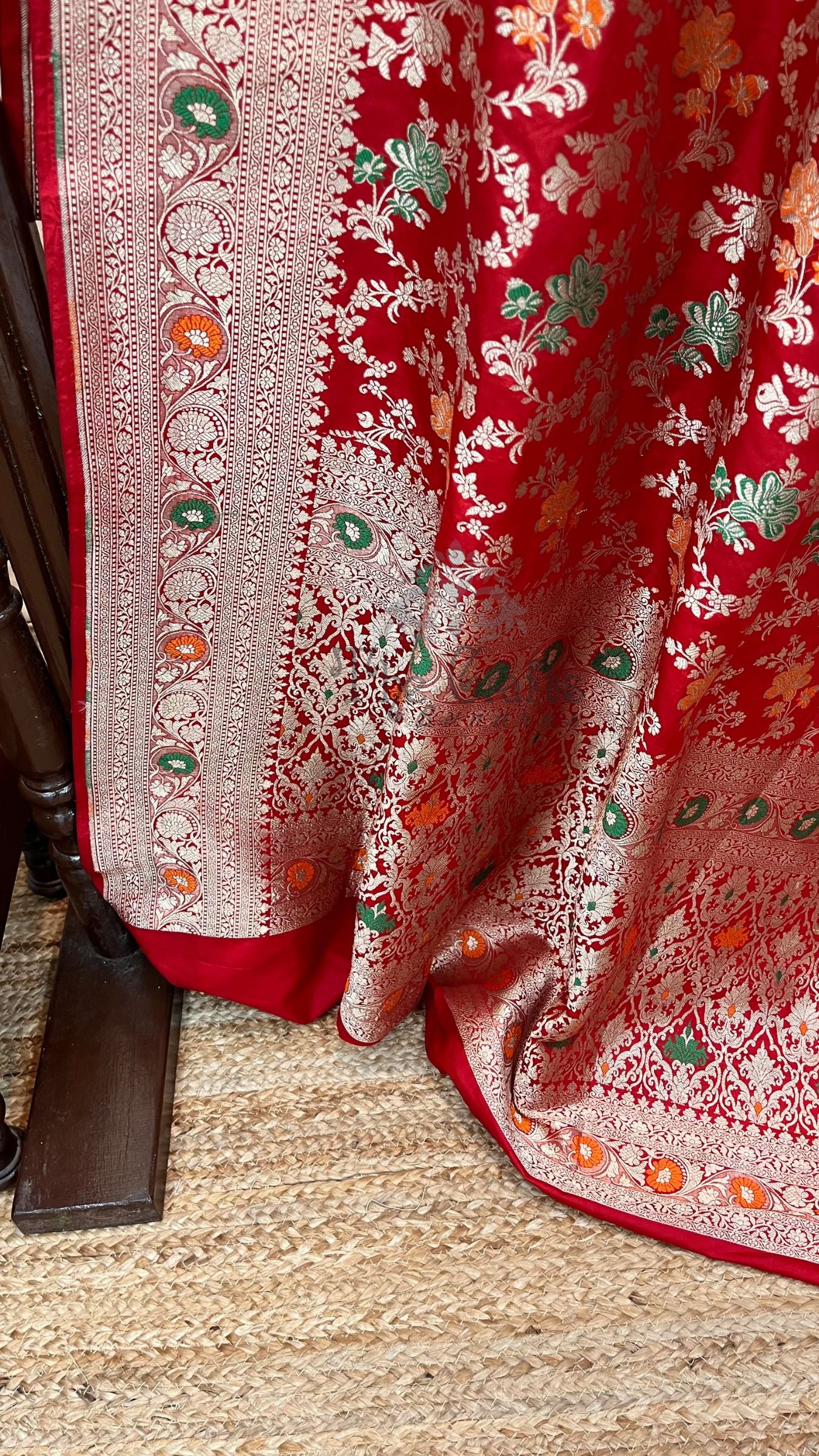 Pure Katan Silk Handloom Banarasi Saree - Jall With Meenakari