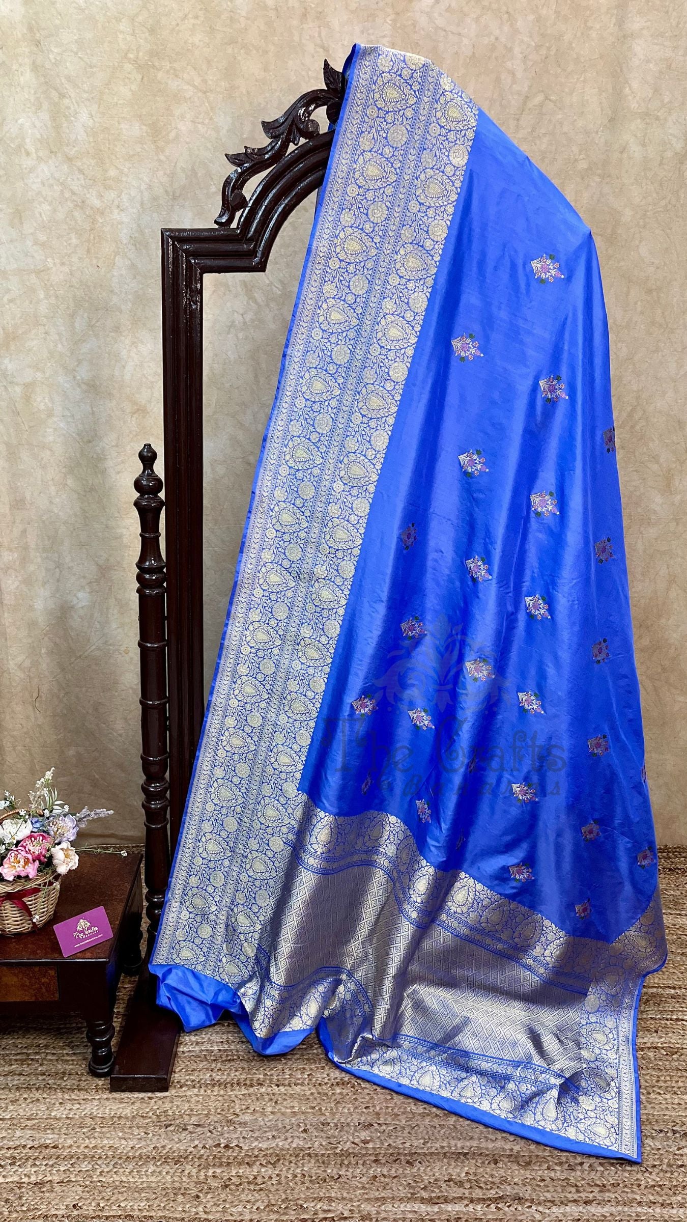 Pure Katan Silk Handloom Banarasi Saree - with kadhua meenakari motifs