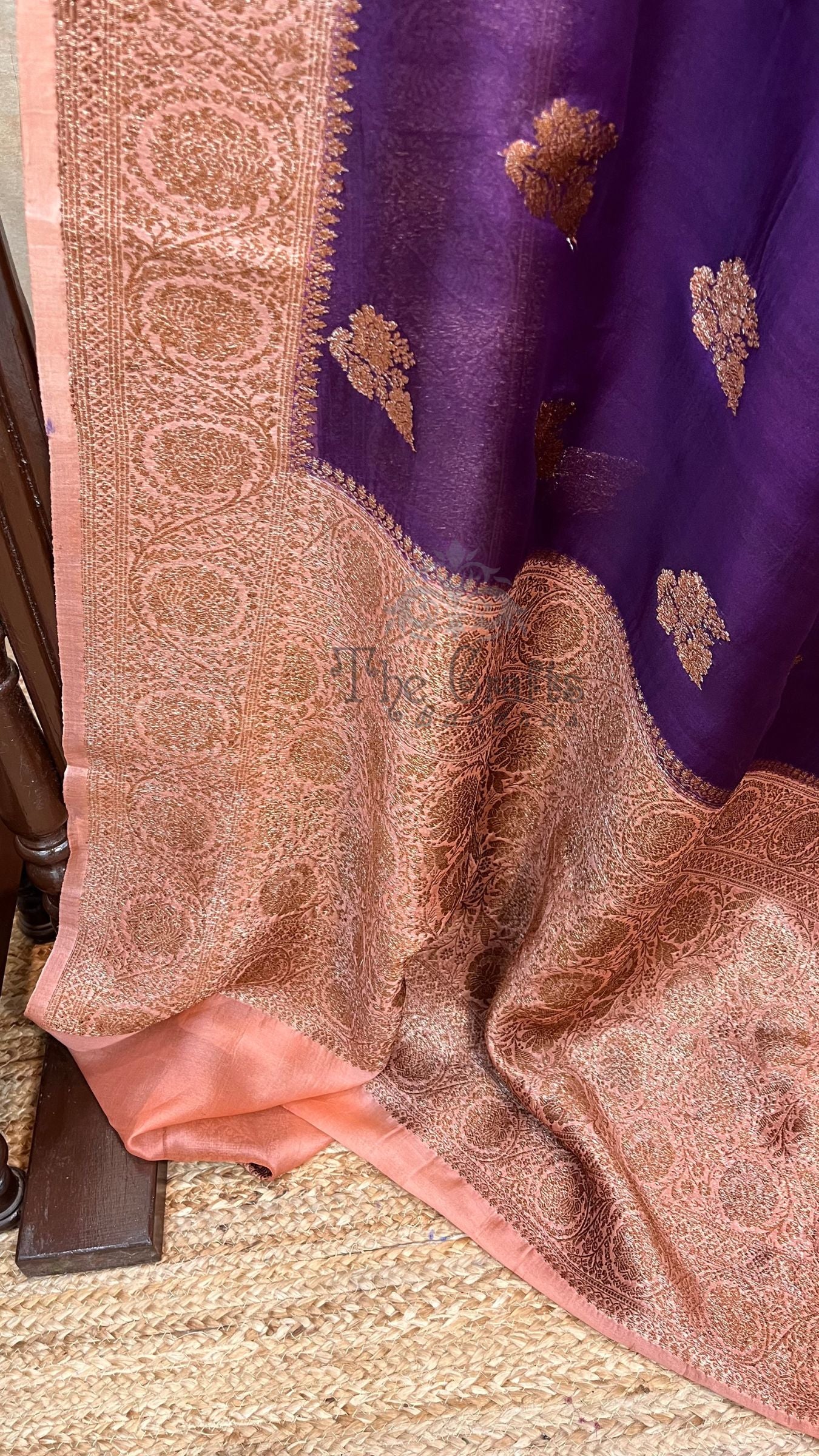 Pure Kora Silk Handloom Banarasi Saree - With Kadhua motifs