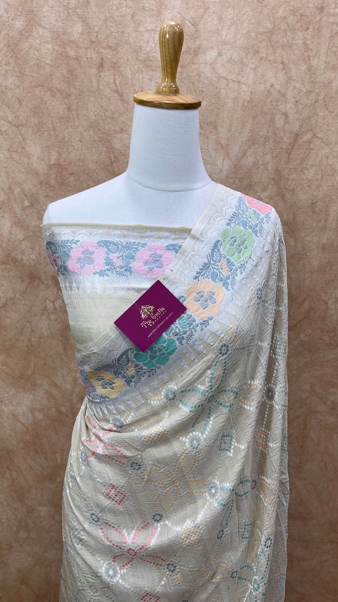 Tussar Georgette Handloom Banarasi Saree - Meenakari