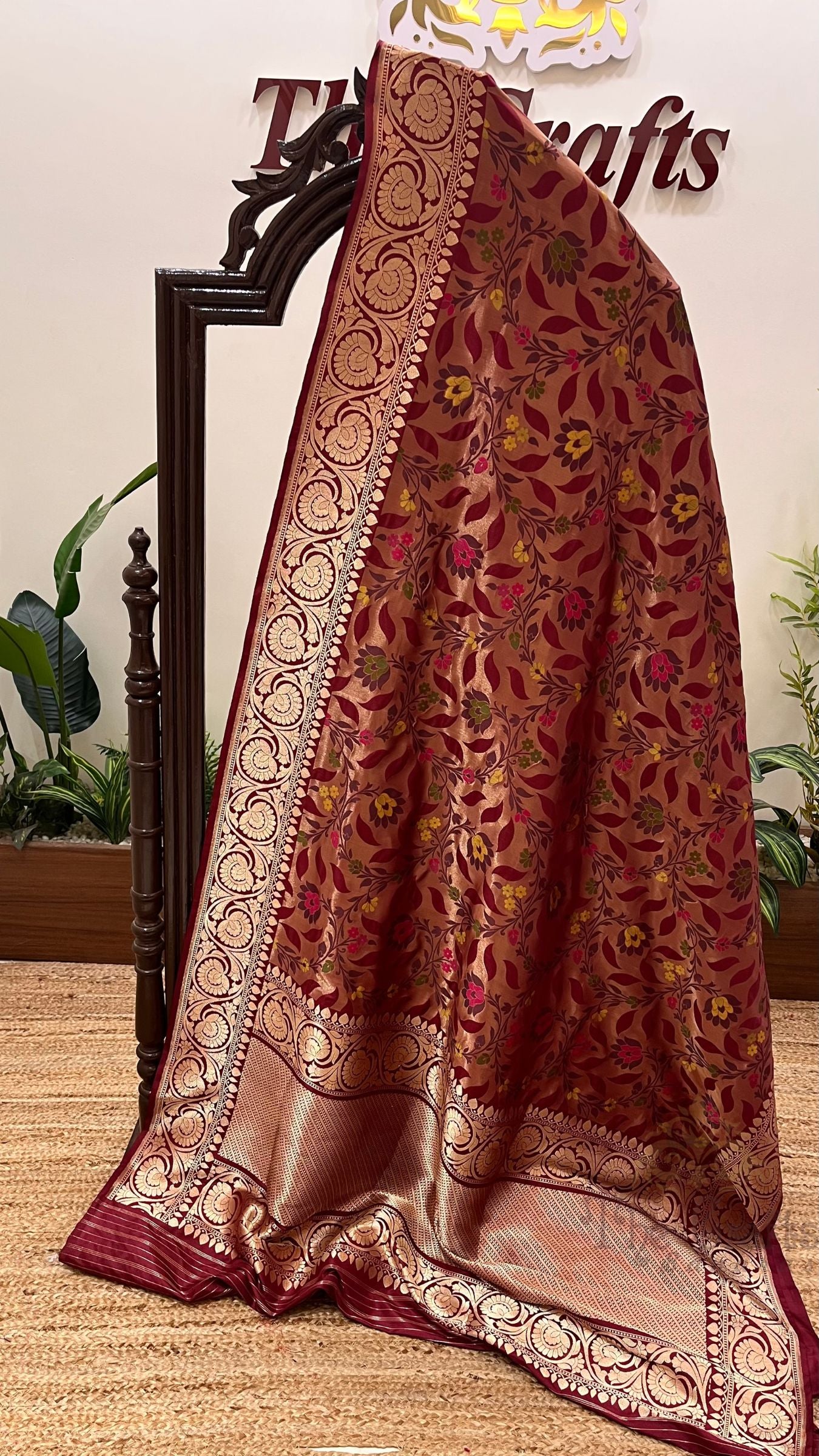 Pure Katan Silk Handloom Banarasi Saree - with kadhua work