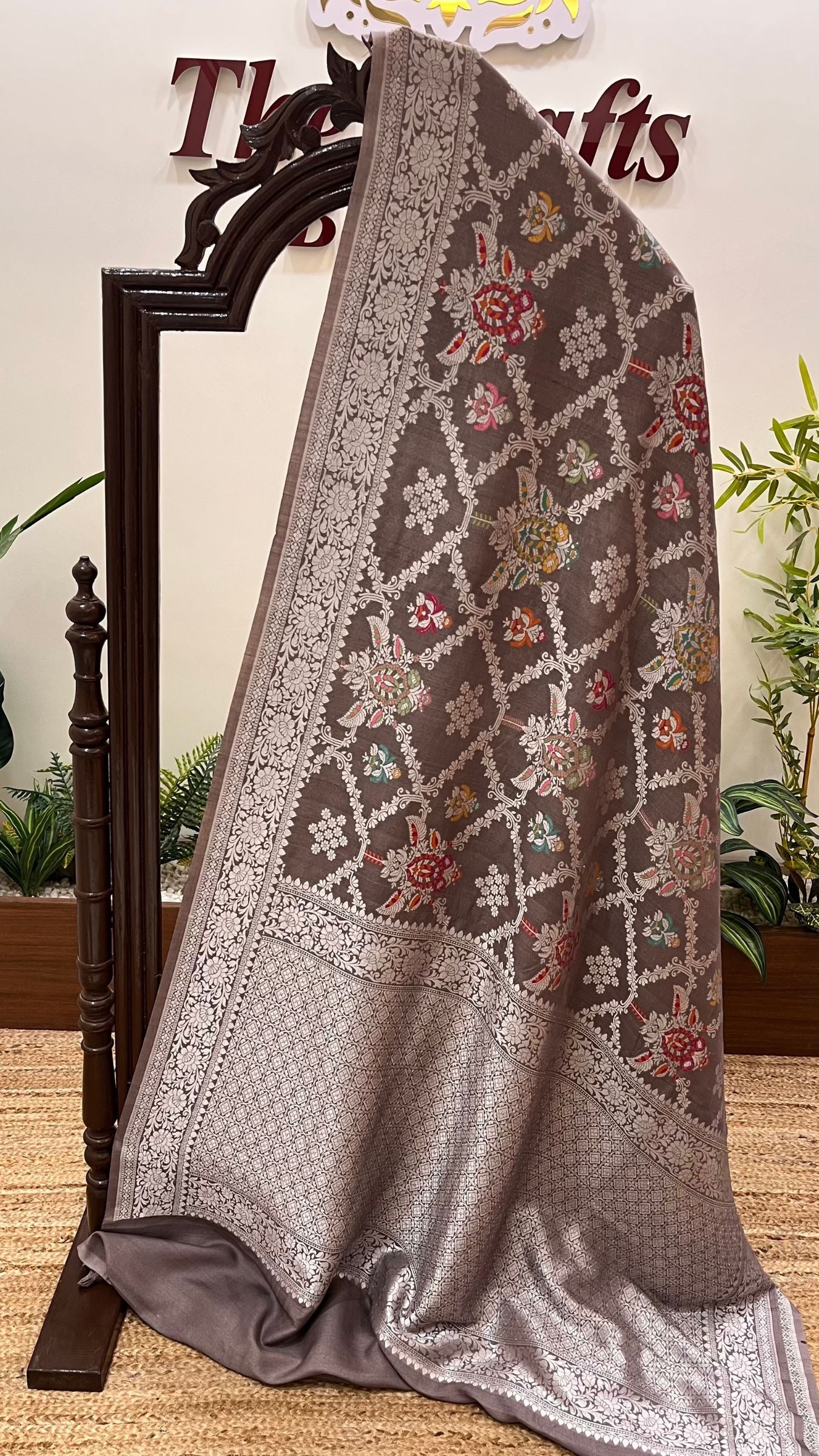 Khaddi Georgette Handloom Banarasi Saree - Jaal with Meenakari