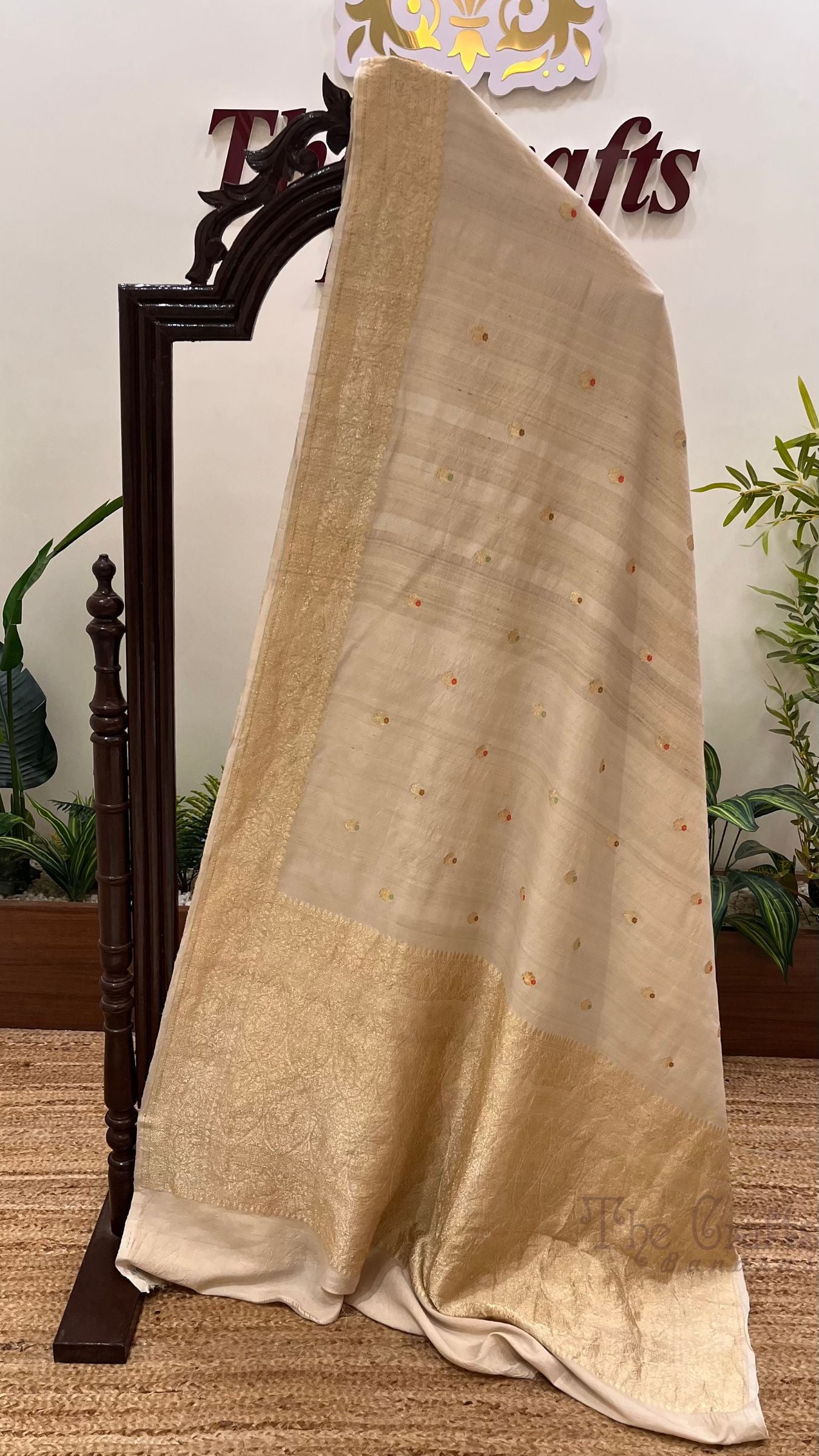 Tussar Georgette Handloom Banarasi Saree - Meenakari