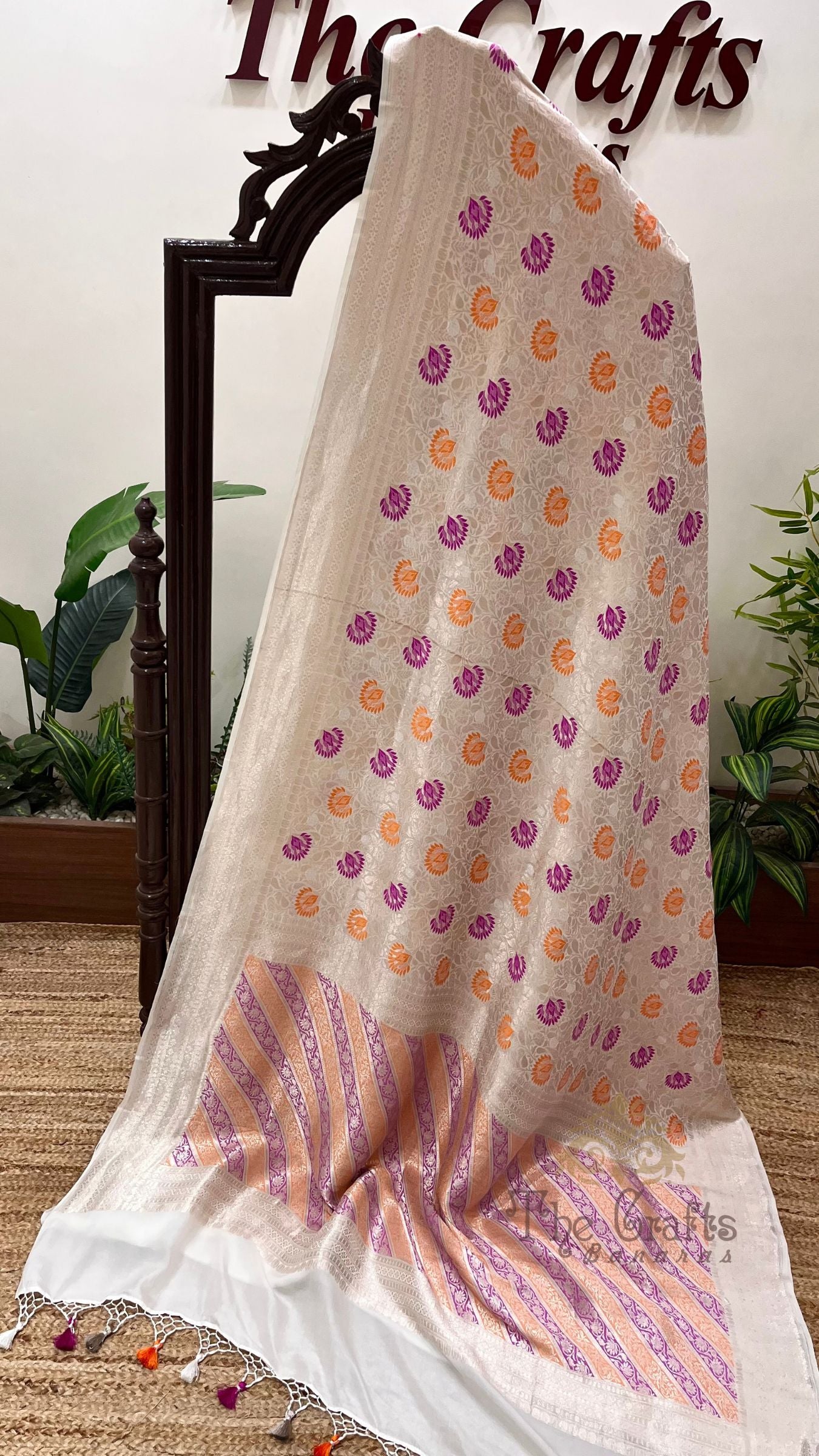 Pure Katan Silk Handloom Banarasi Saree - Tanchui Brocade Meena