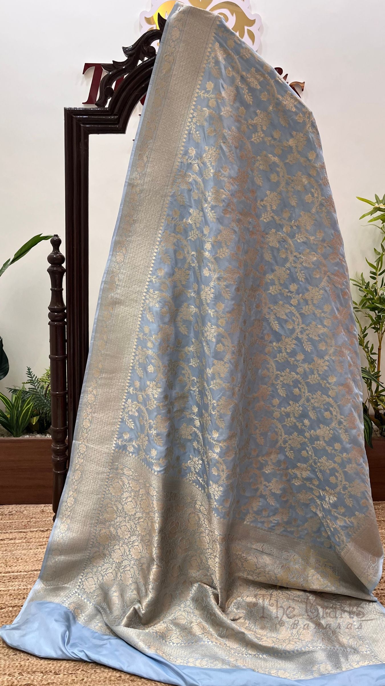 Pure Katan Silk Handloom Banarasi Saree - Jaal work