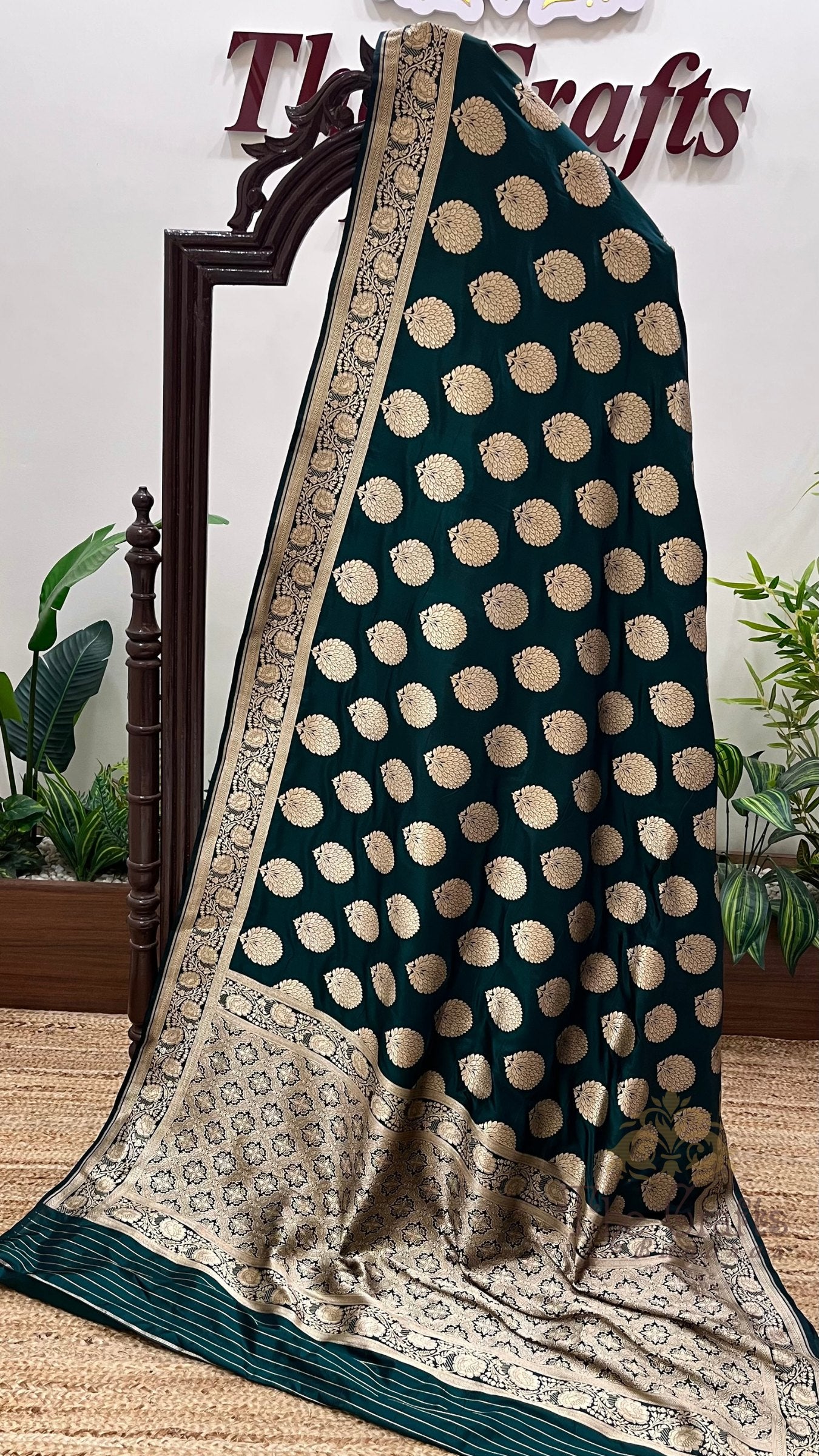 Pure Katan Silk Handloom Banarasi Saree - Buta weave