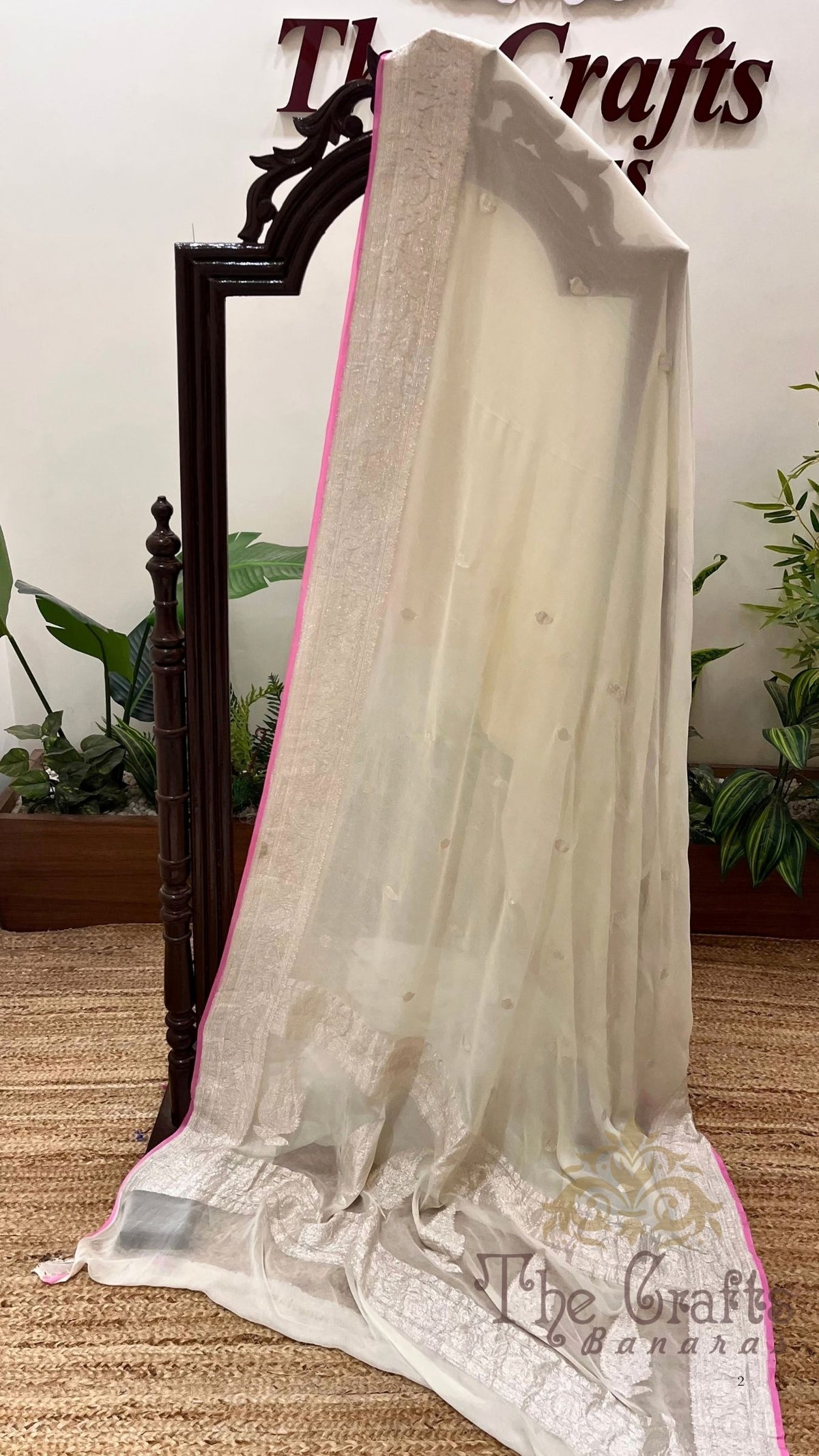 Pure Georgette Handloom Banarasi Saree - Silver Zari