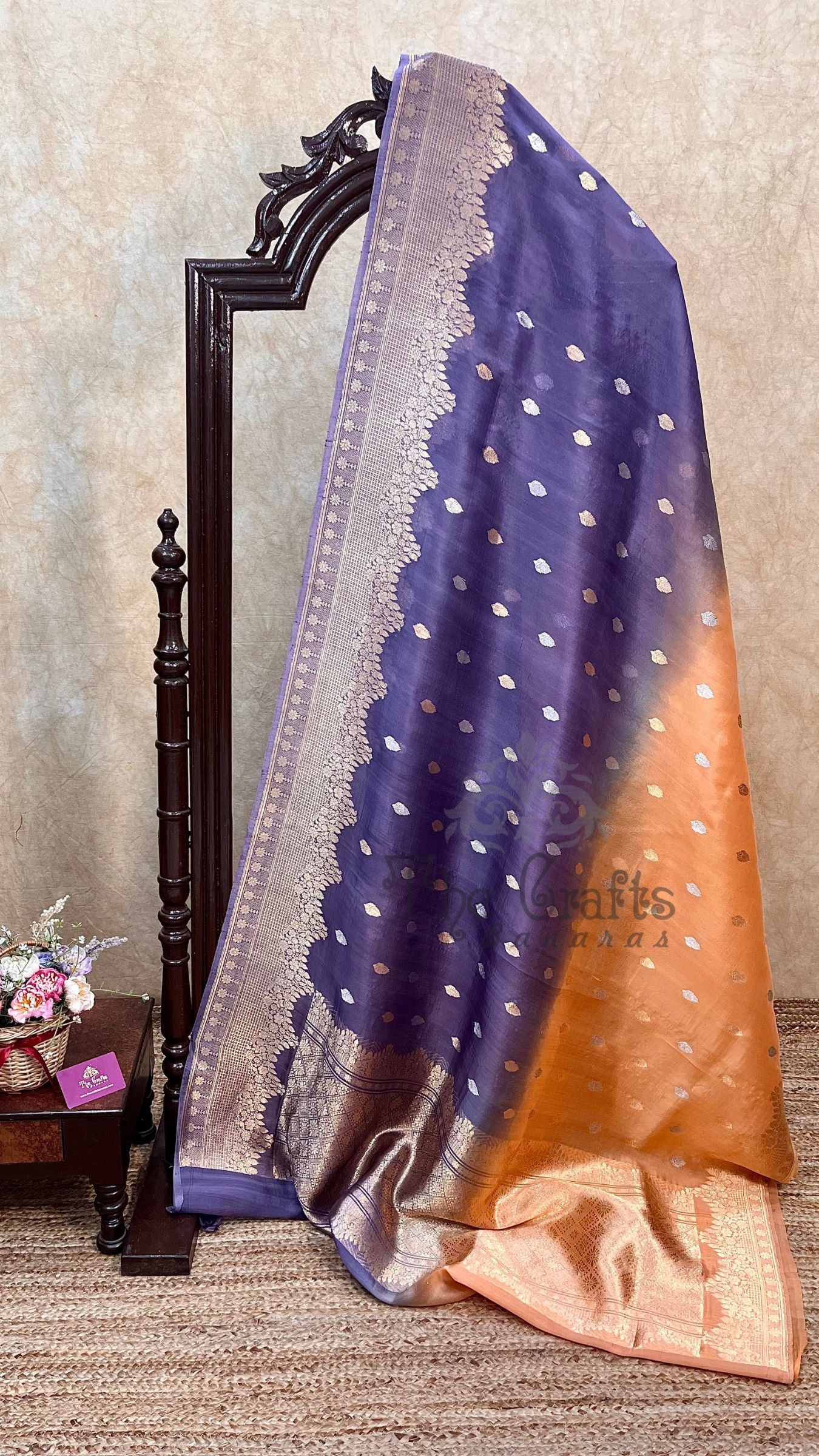 Pure Kora Silk Handloom Banarasi Saree - With Kadhua motifs