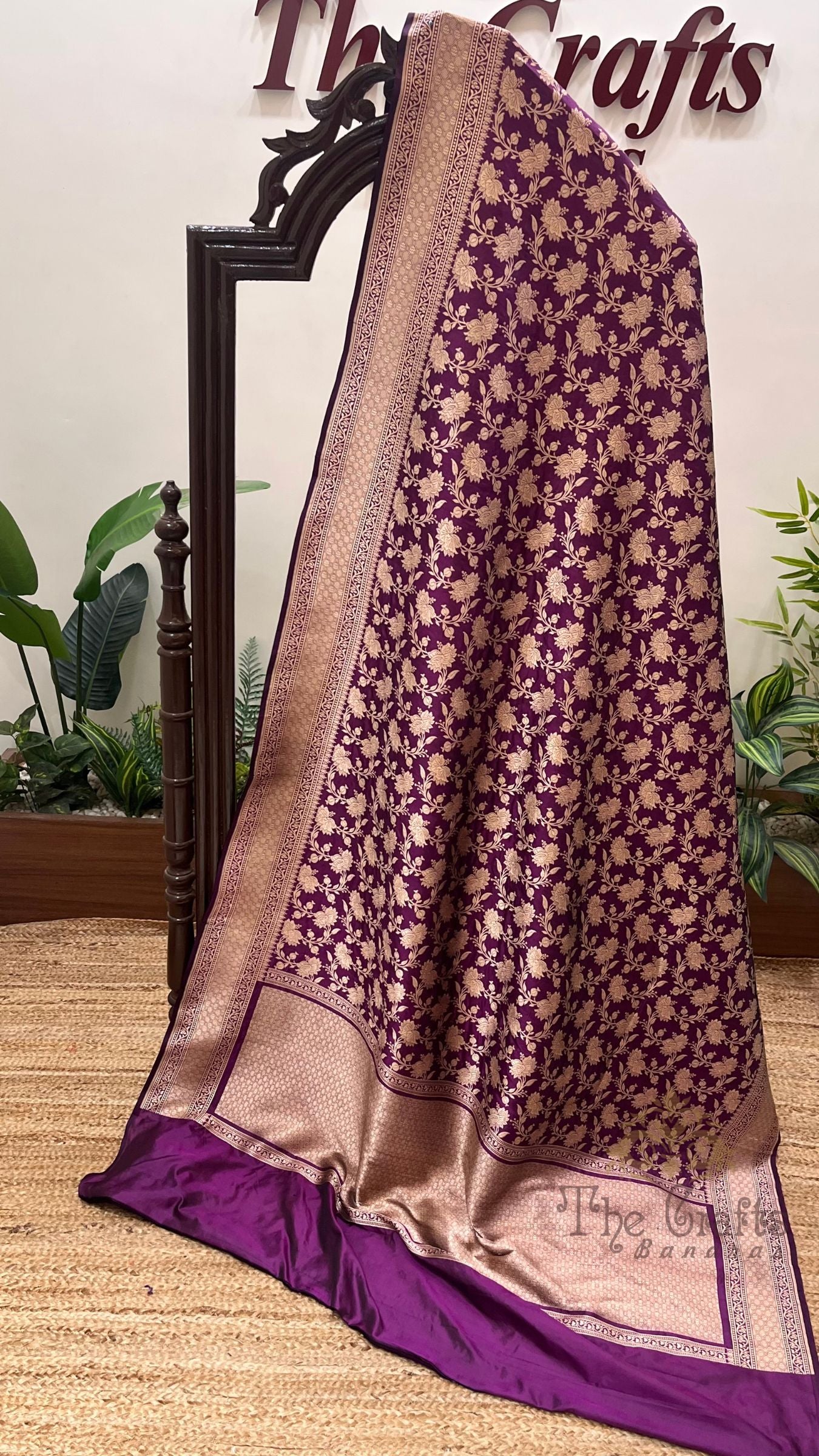 Pure Katan Silk Handloom Banarasi Saree - Jaal Work