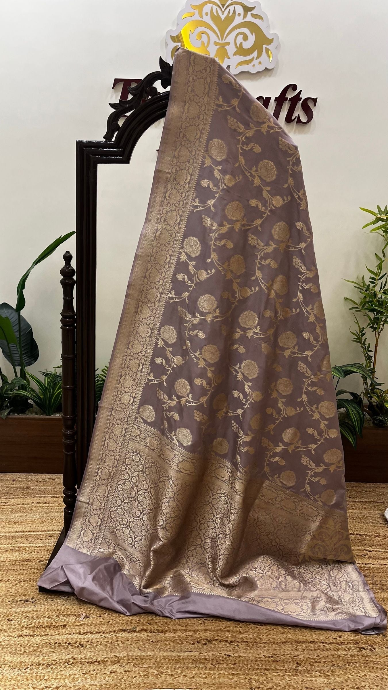 Pure Katan Silk Handloom Banarasi Saree - Jaal work