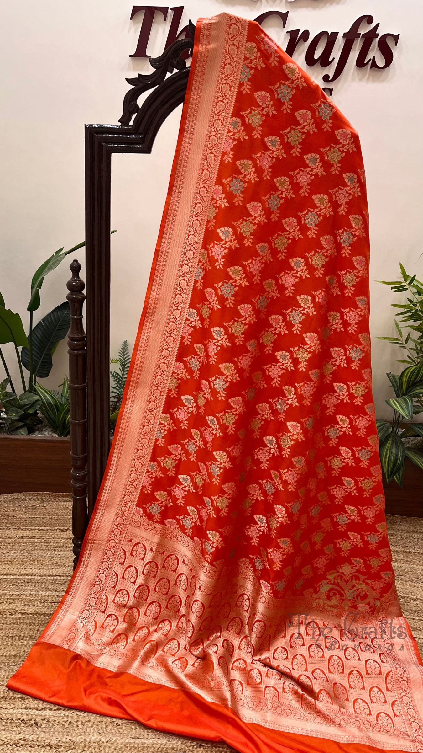 Pure Katan Silk Handloom Banarasi Saree - Jaal Work with Meenakari