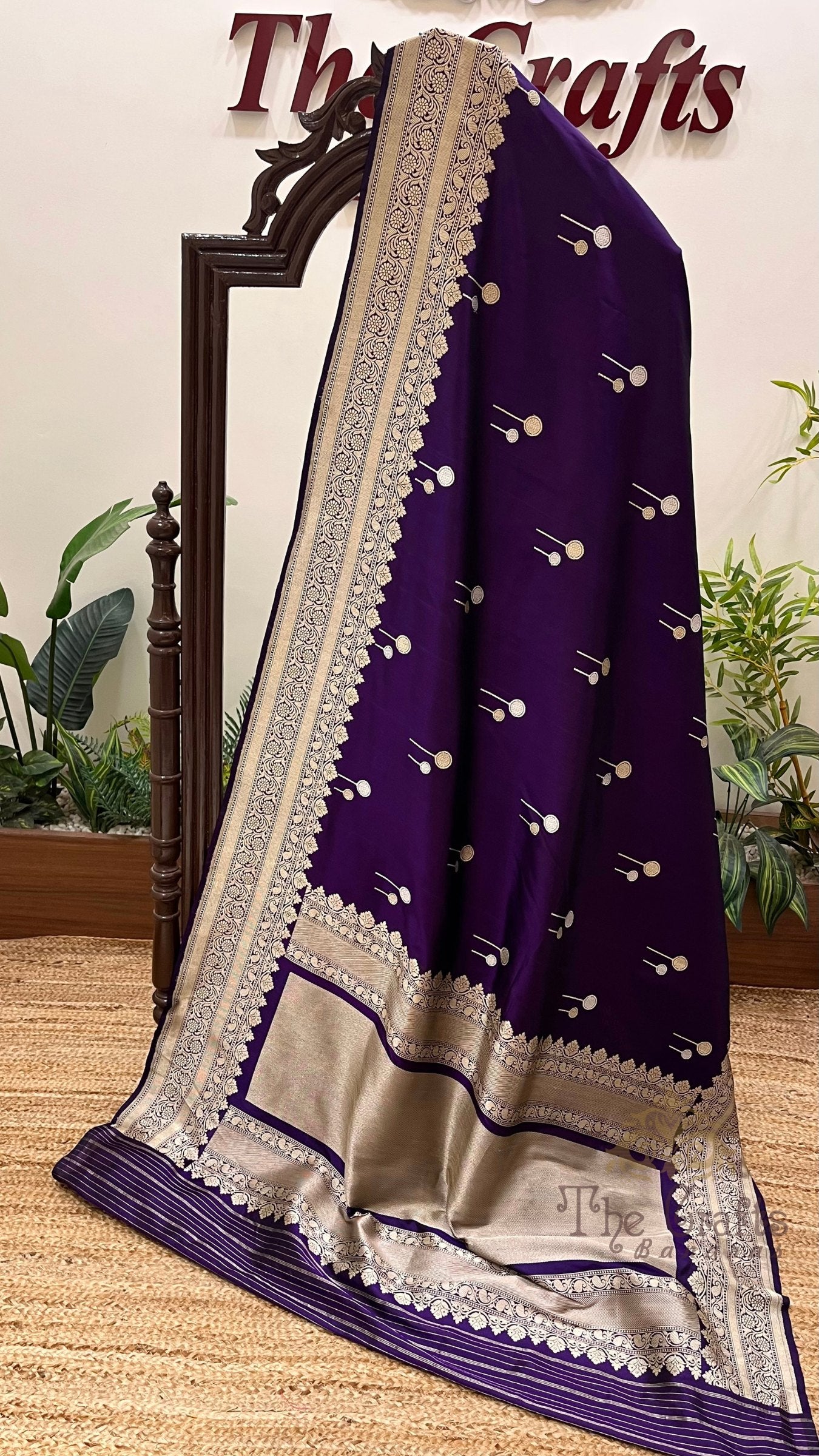 Pure Katan Silk Handloom Banarasi Saree - with kadhua sona rupa motifs
