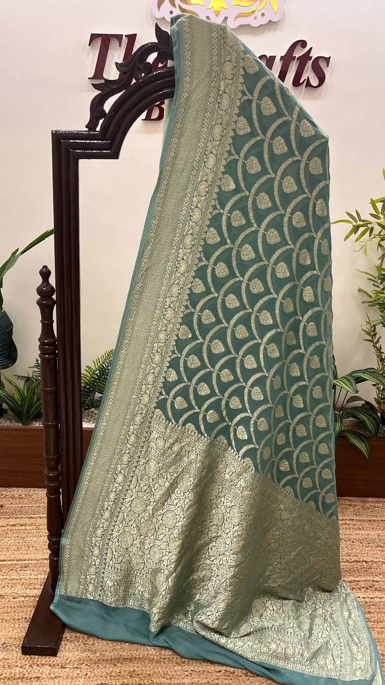 Khaddi Georgette Handloom Banarasi Saree - Water Zari