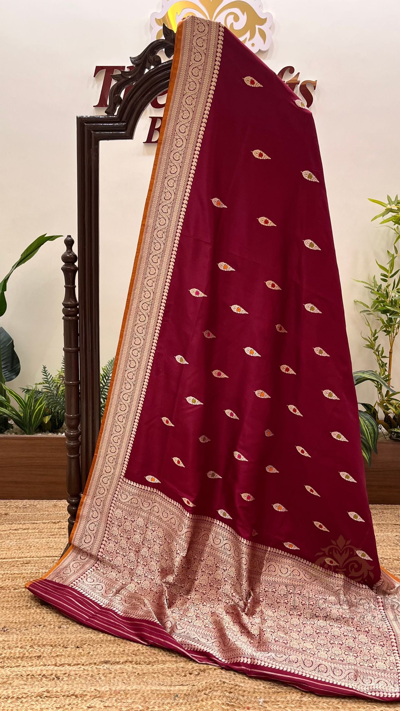 Pure Katan Silk Handloom Banarasi Saree - with kadhua meenakari motifs