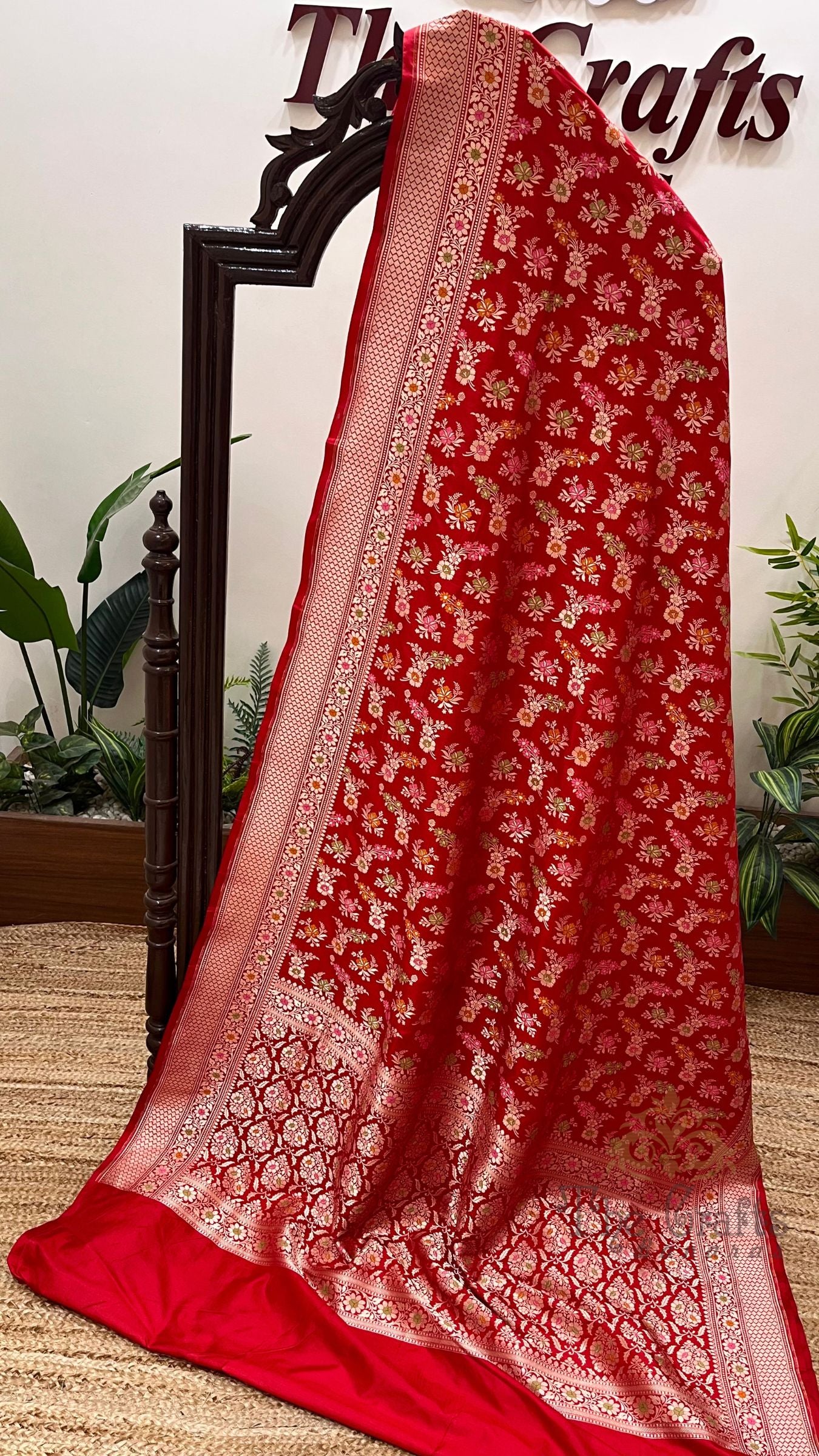 Pure Katan Silk Handloom Banarasi Saree - Jaal Work with Meenakari