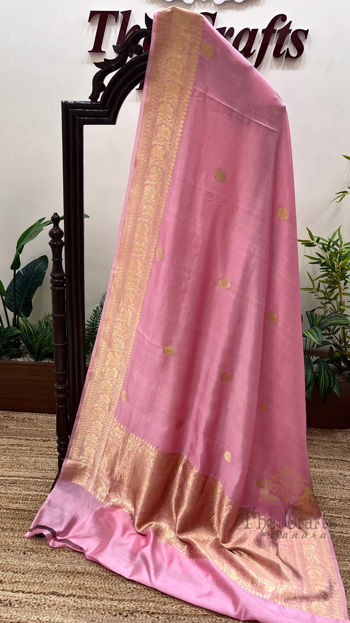 Pure Katan Silk Handloom Banarasi Saree - With Kadhua Motifs
